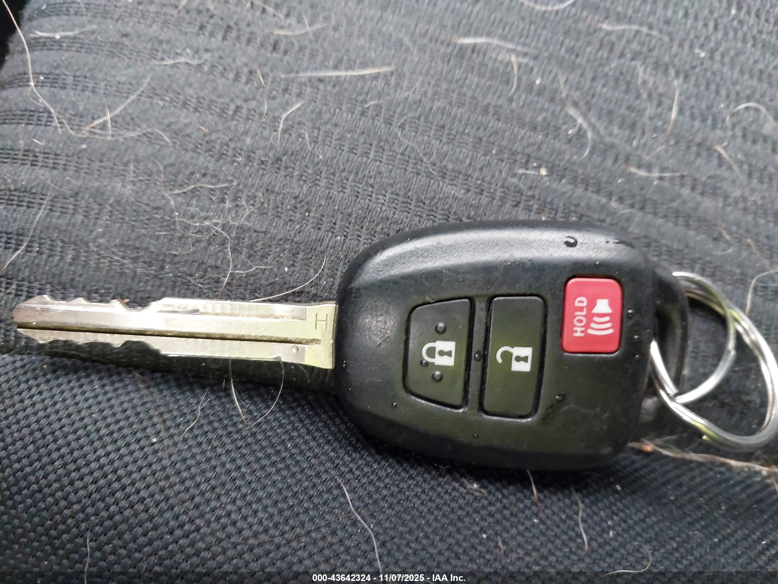 TOYOTA RAV4 image 11
