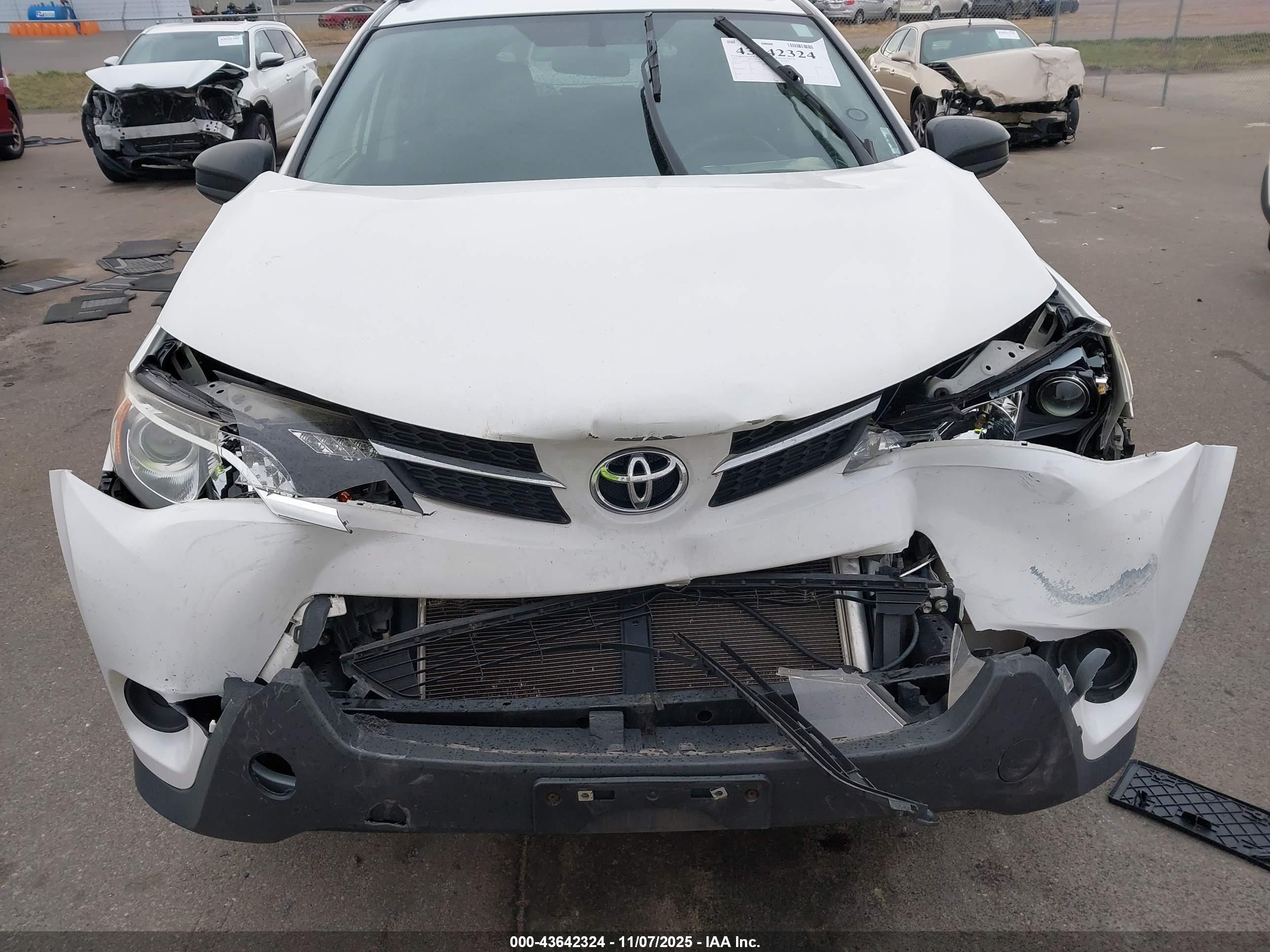 TOYOTA RAV4 image 6