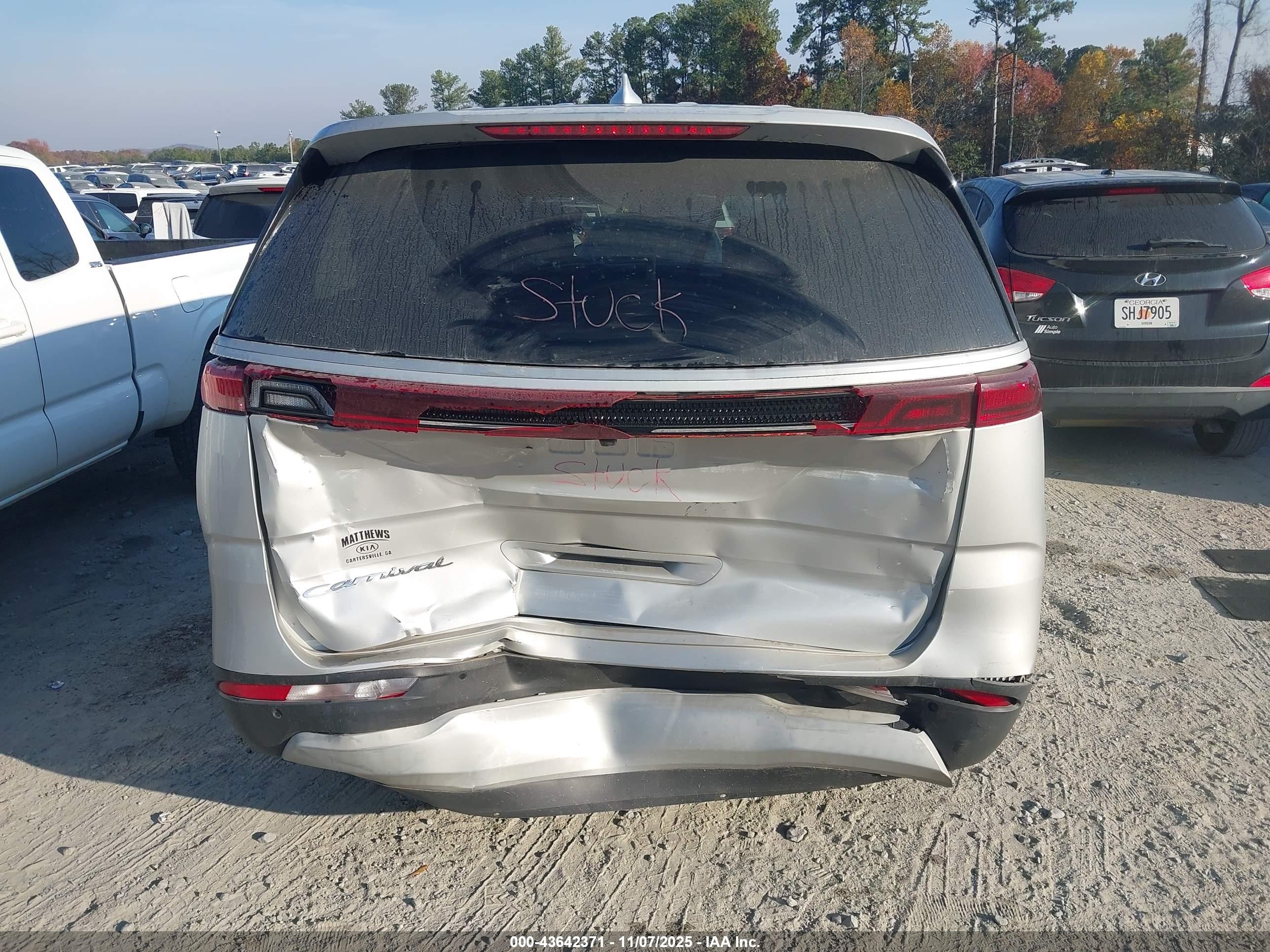 KIA CARNIVAL image 6
