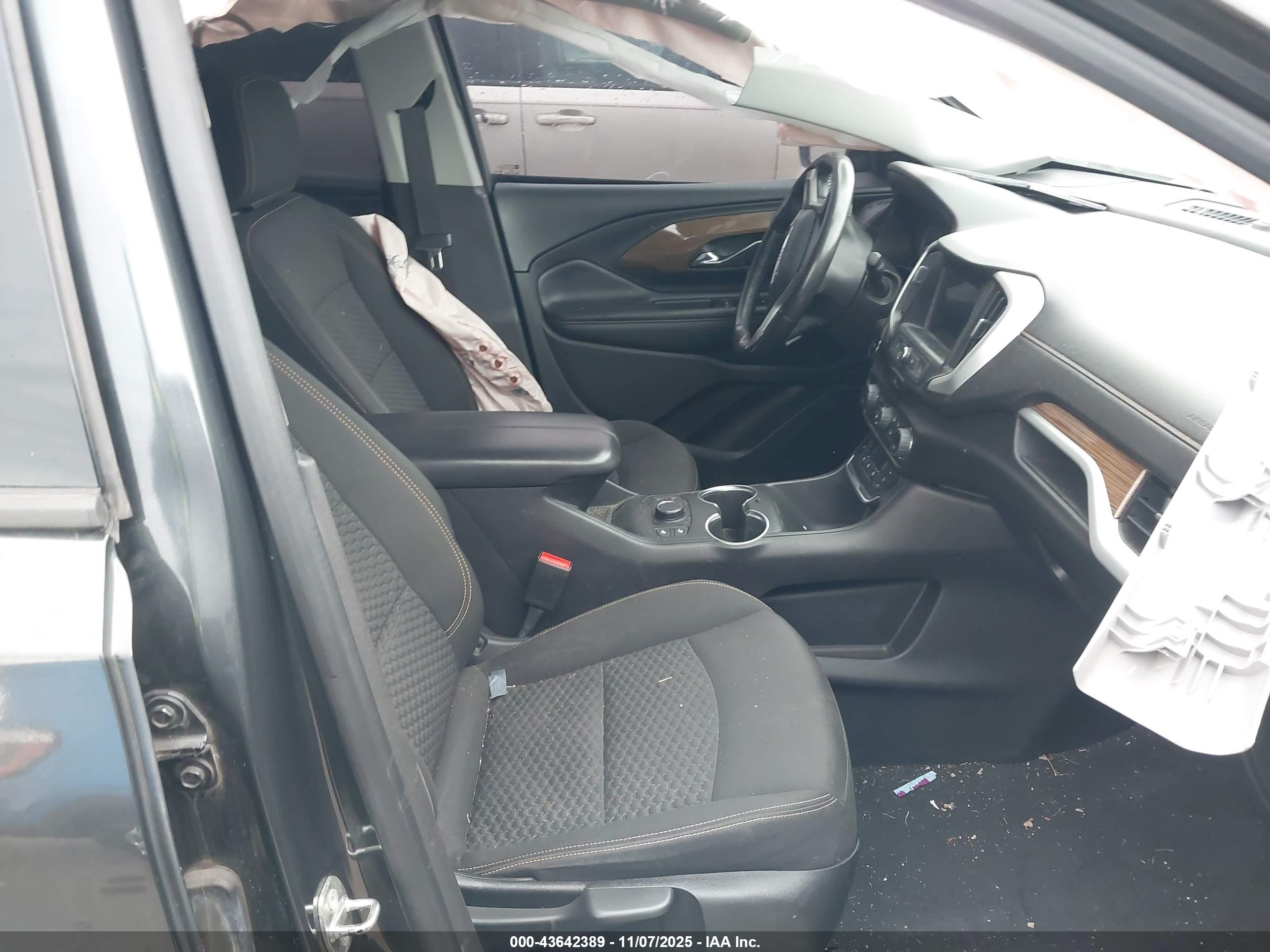 GMC TERRAIN image 5