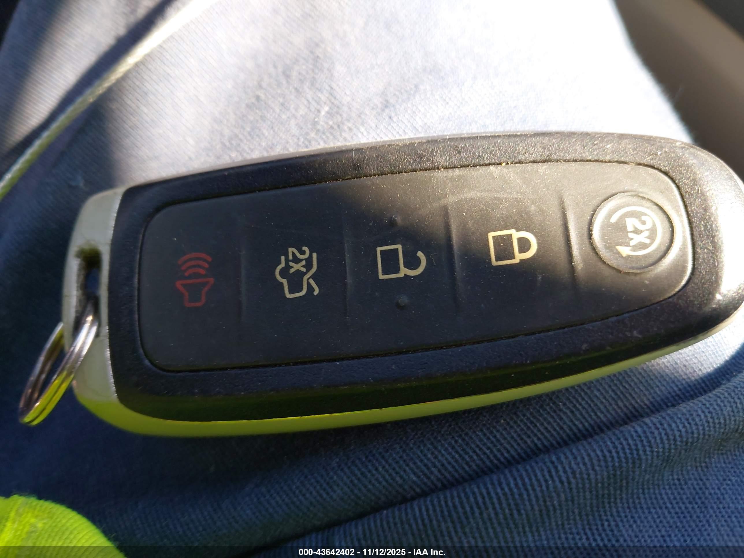FORD ESCAPE image 11