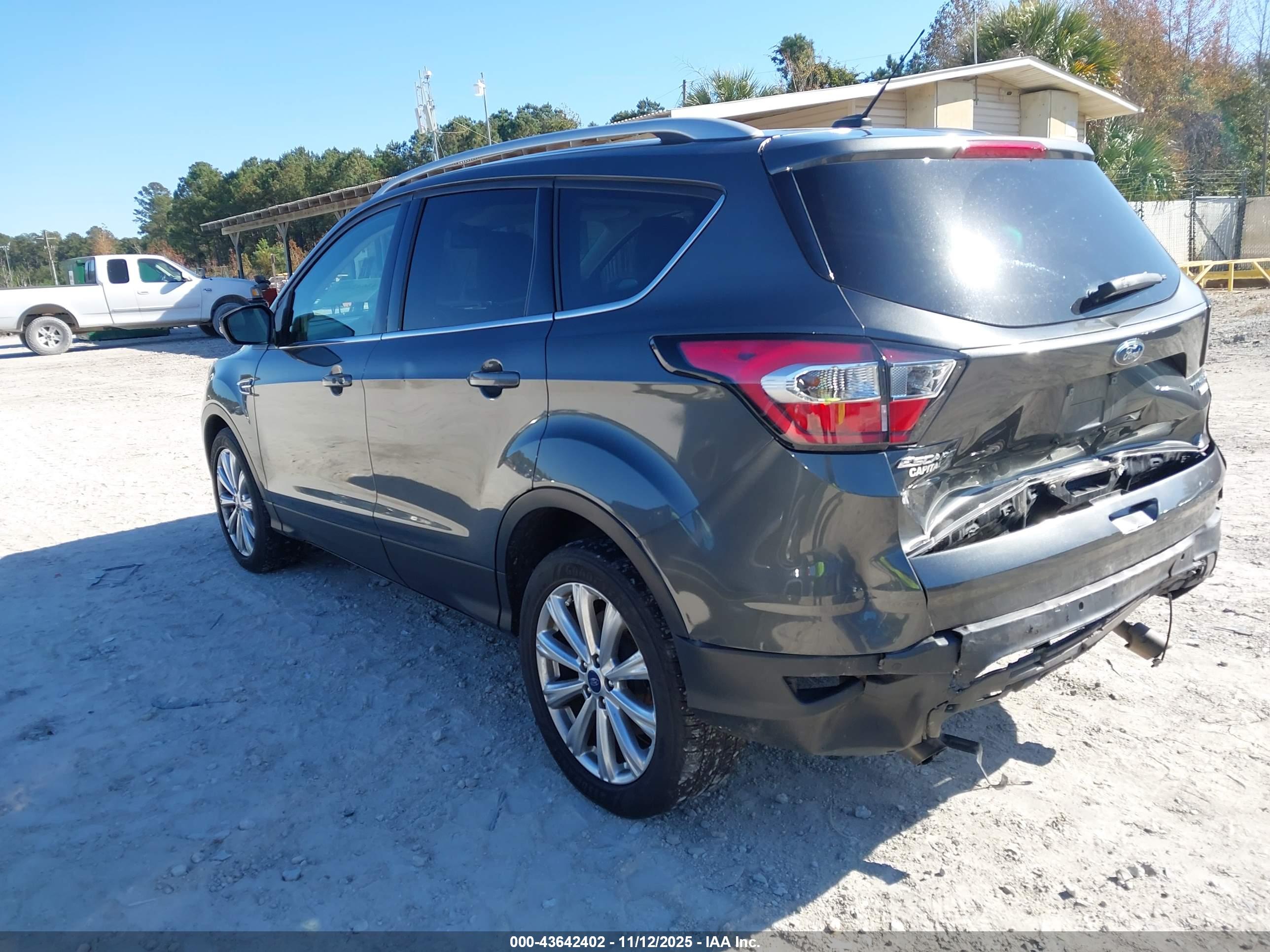 FORD ESCAPE image 3
