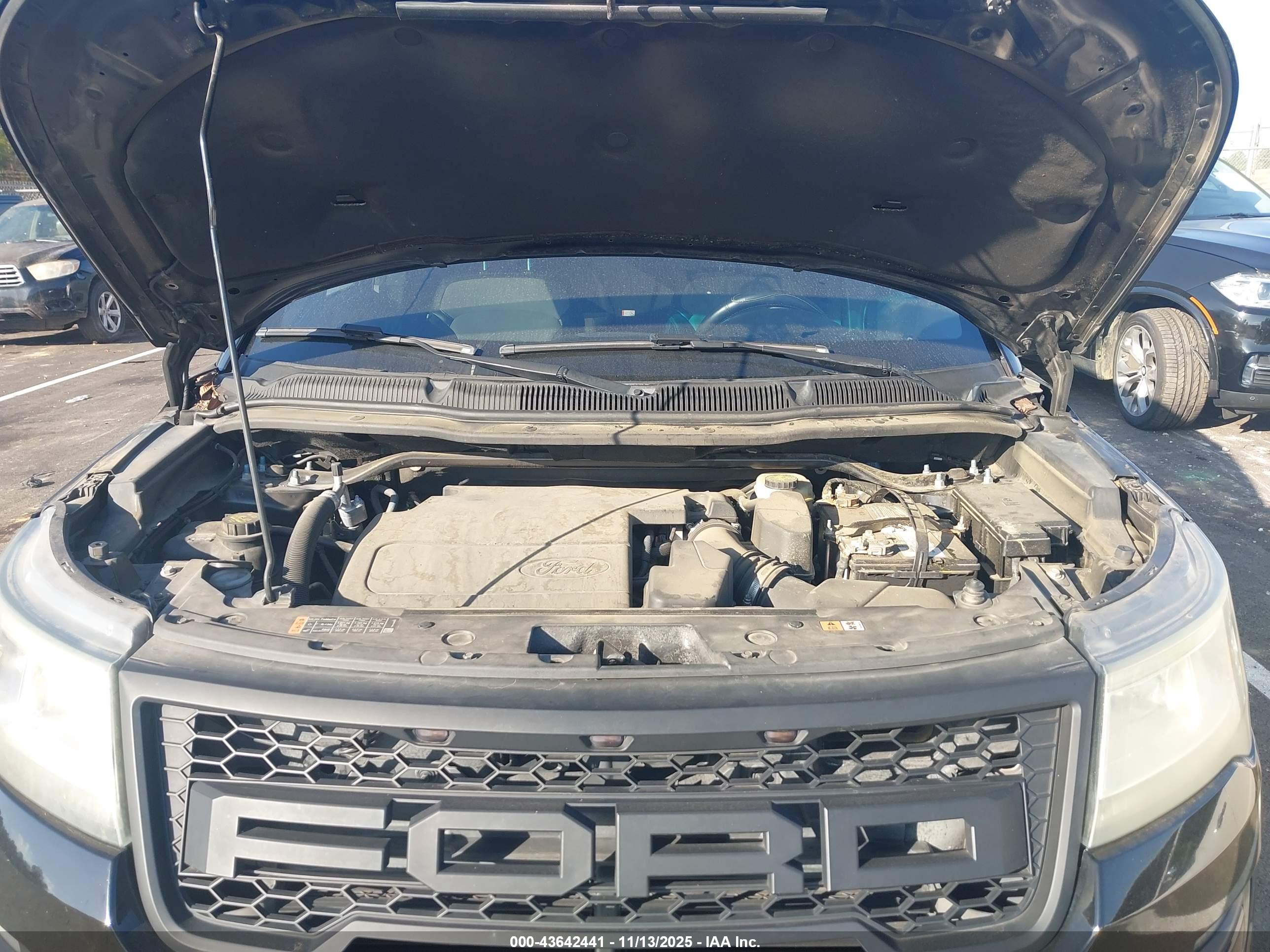 FORD EXPLORER image 10