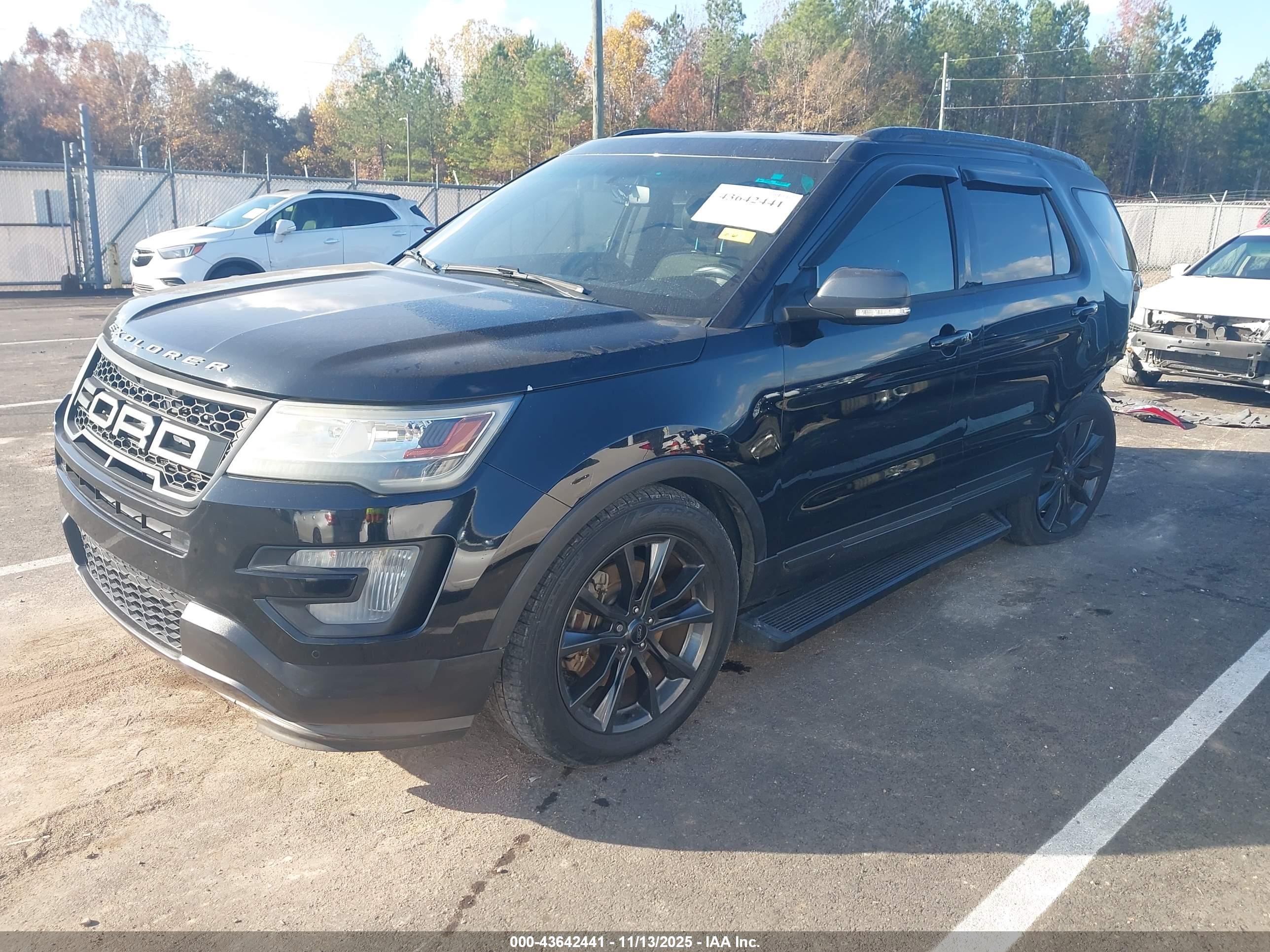 FORD EXPLORER image 2