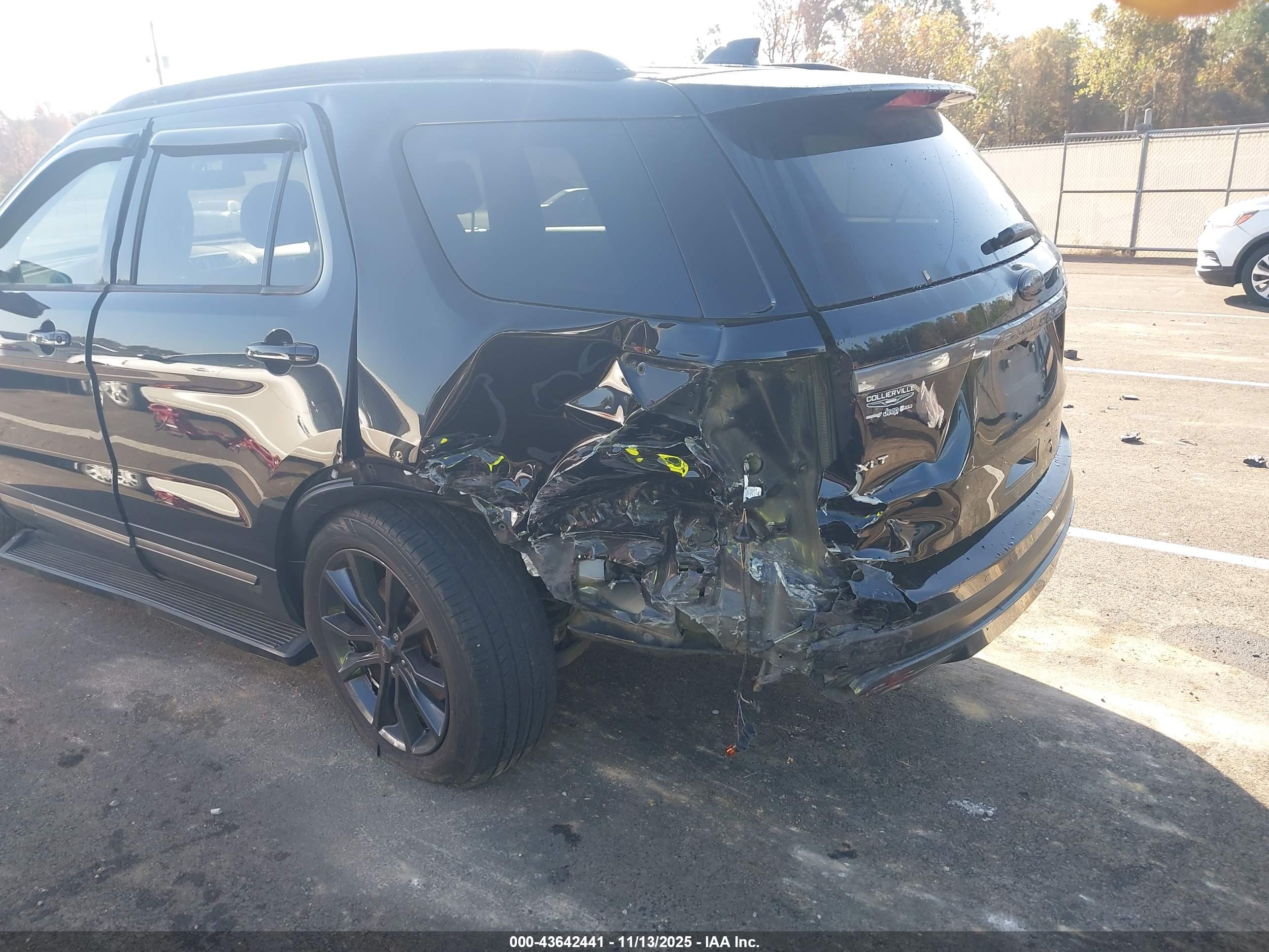 FORD EXPLORER image 6