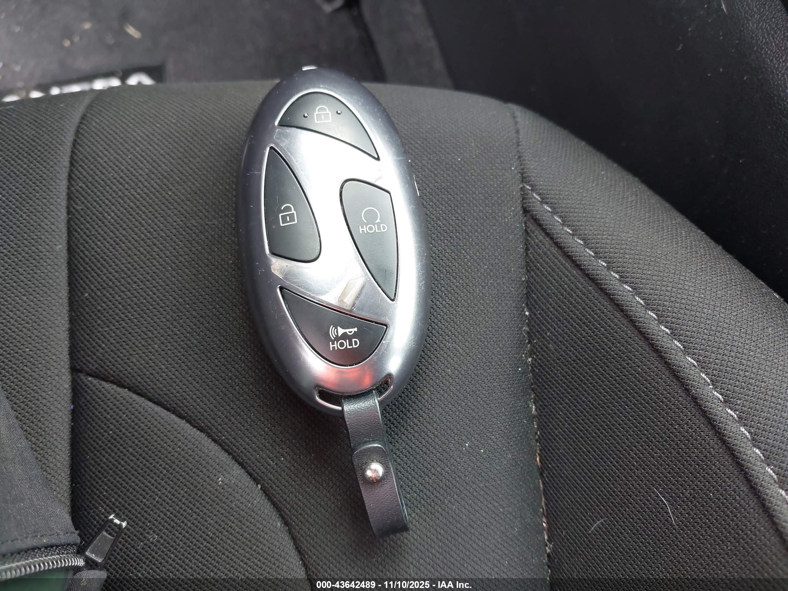 HYUNDAI ELANTRA image 11
