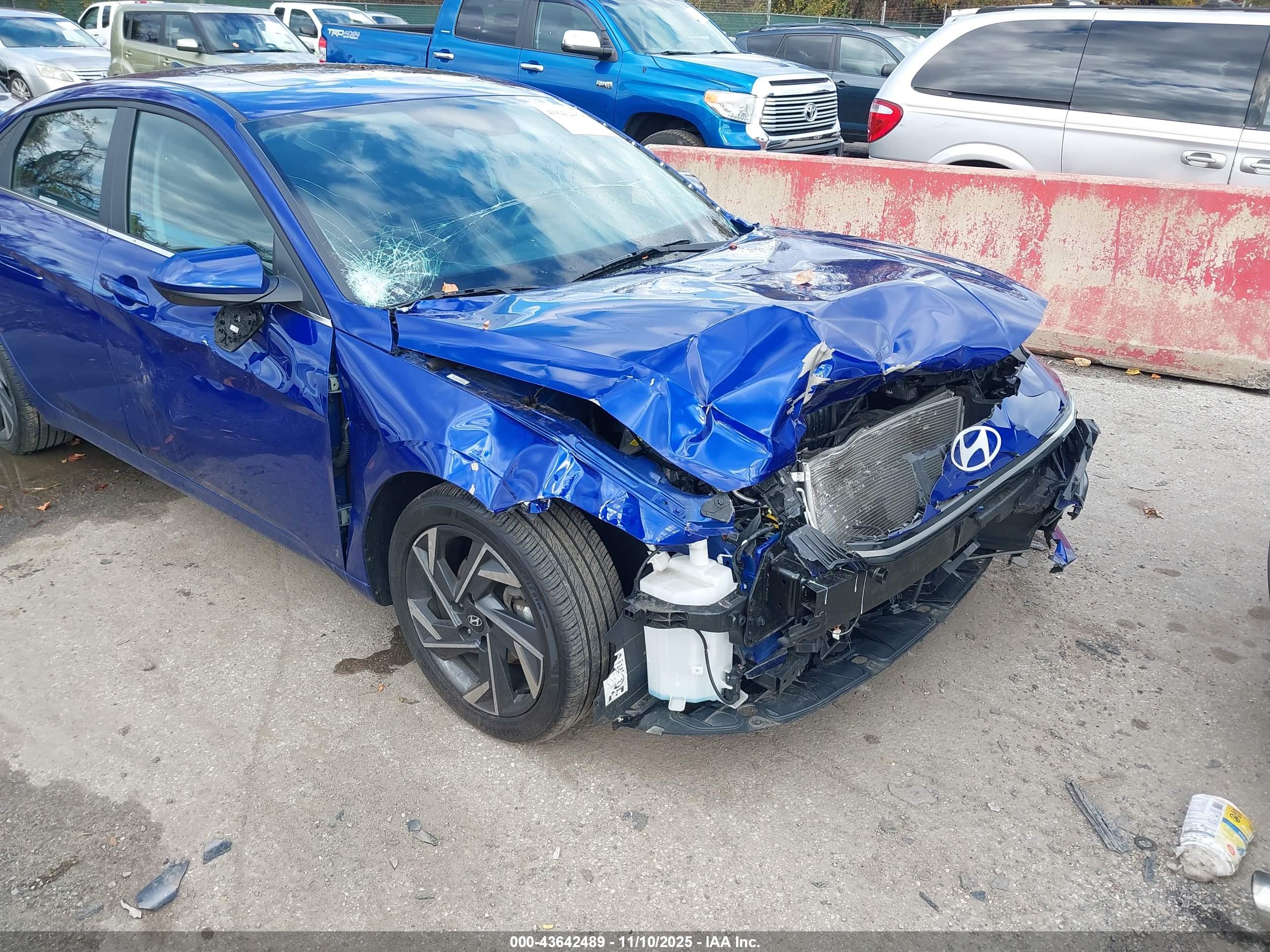 HYUNDAI ELANTRA image 6