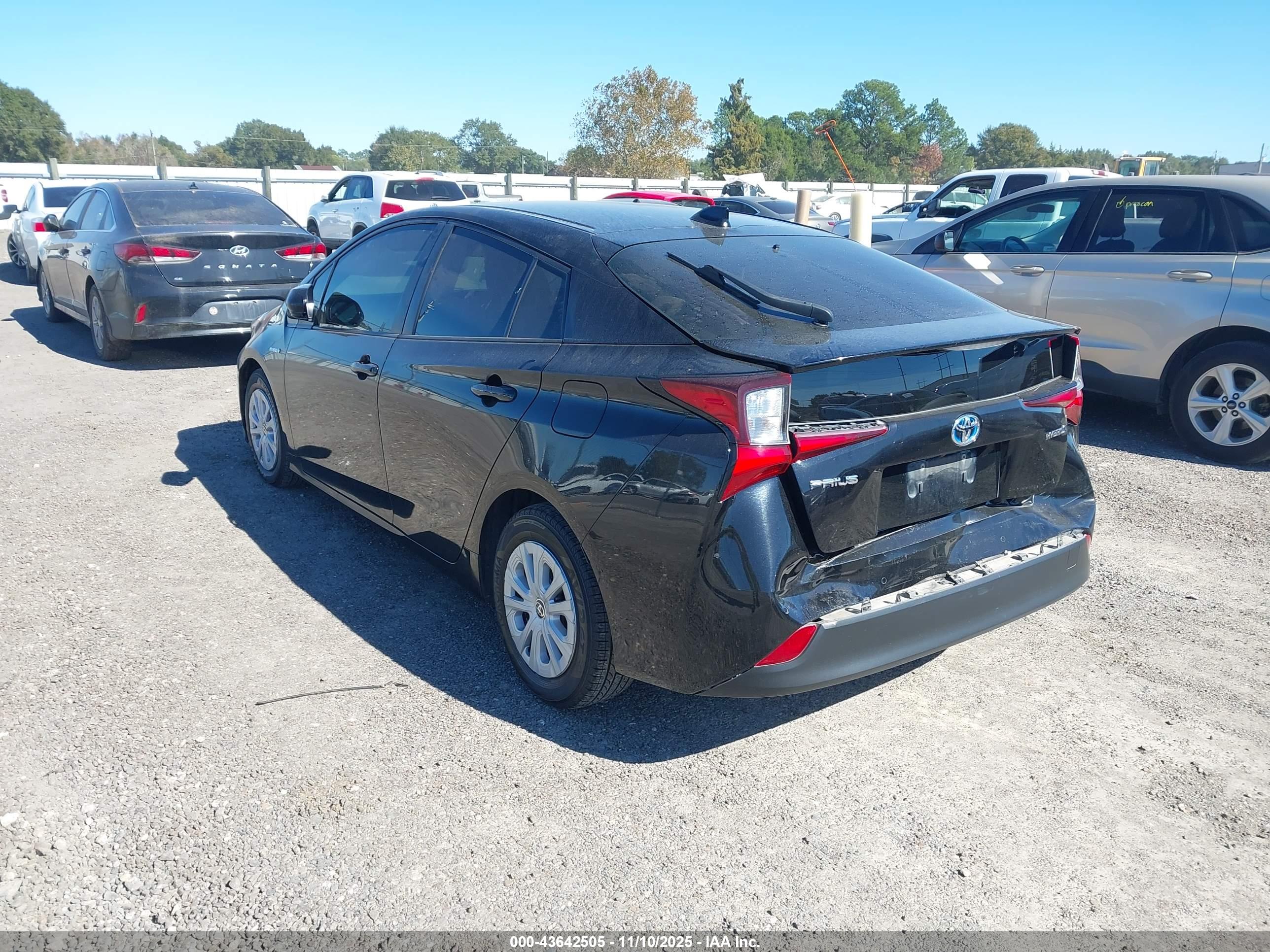 TOYOTA PRIUS image 3