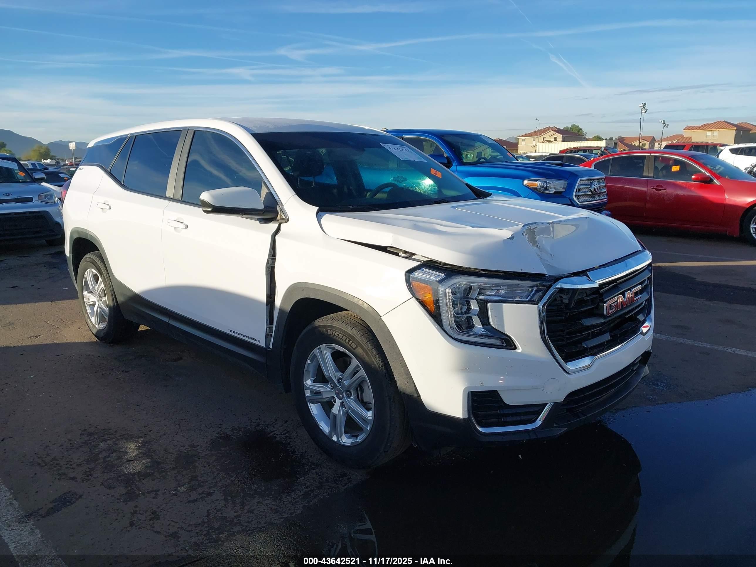GMC TERRAIN image 6