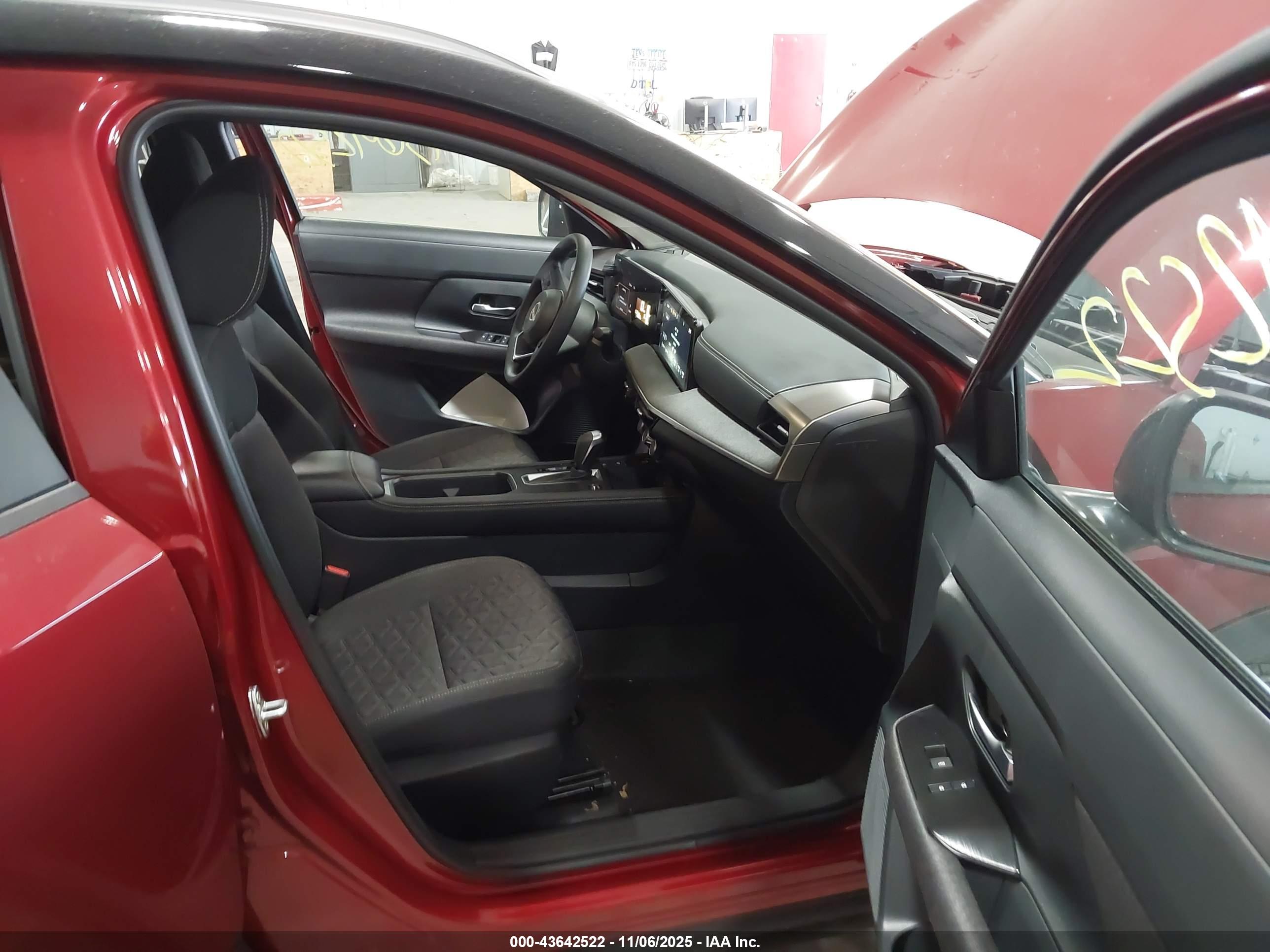 NISSAN KICKS image 5