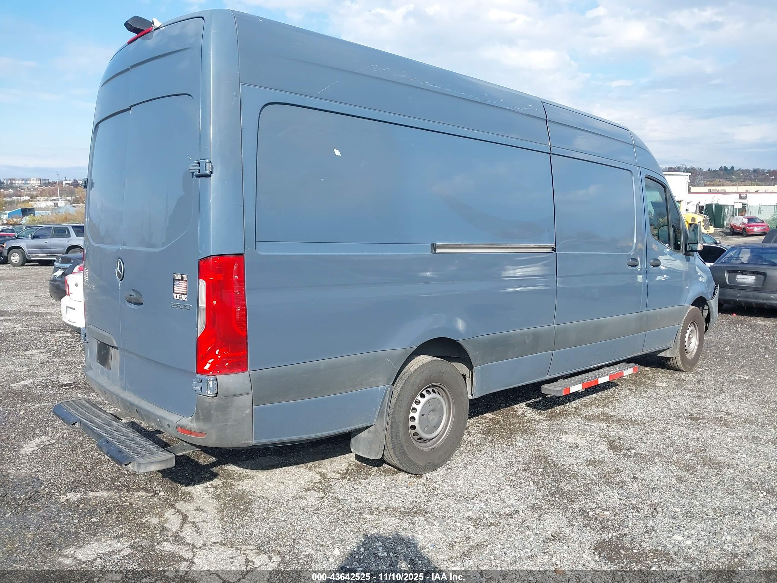 MERCEDES-BENZ SPRINTER image 4