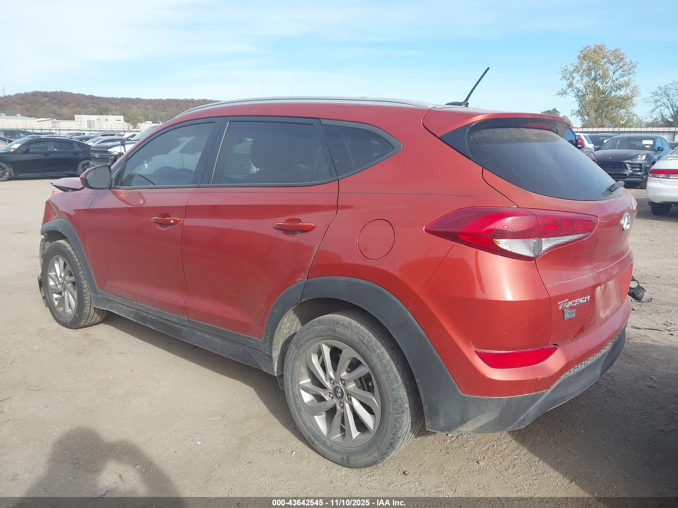 HYUNDAI TUCSON image 3