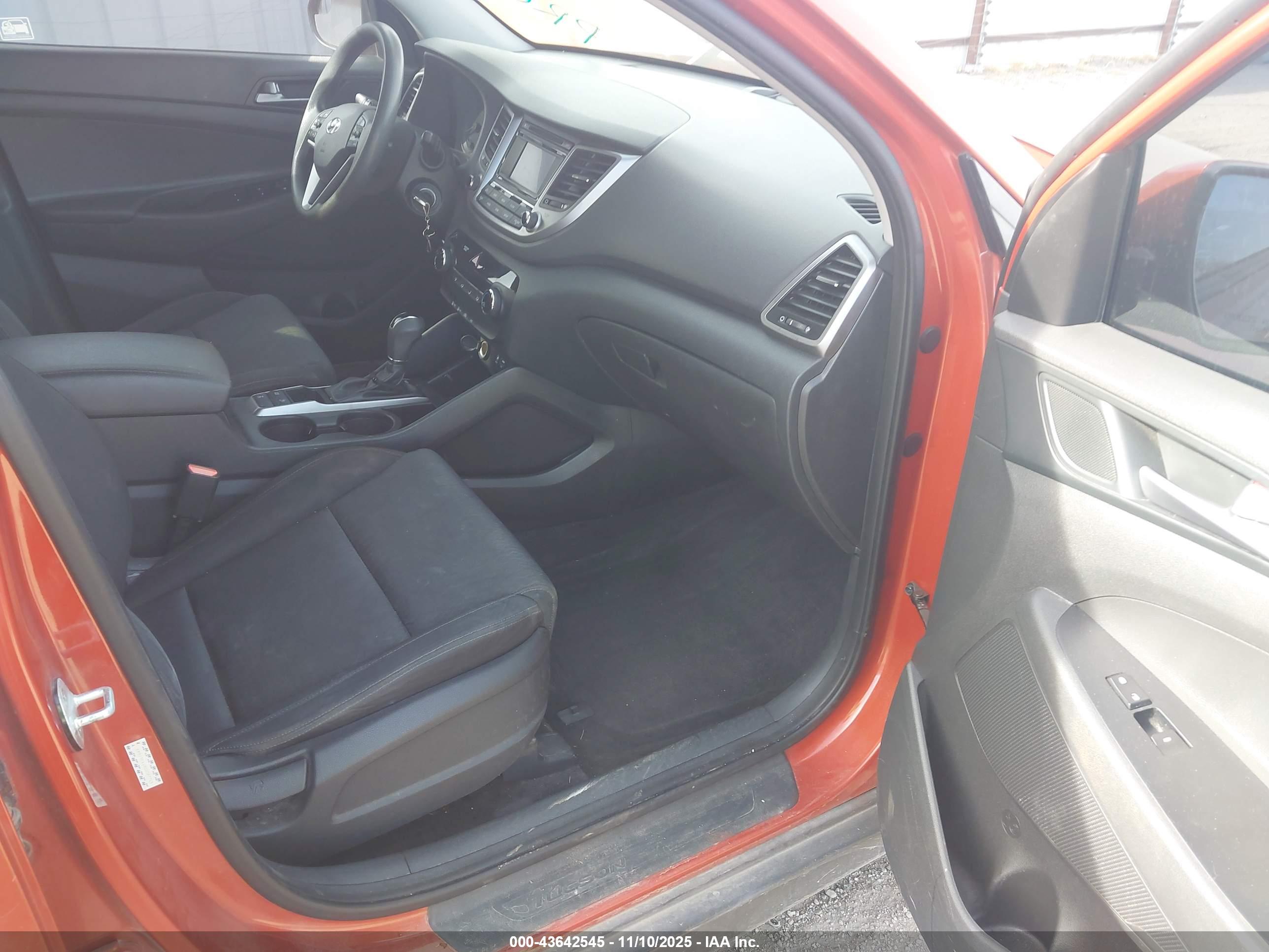 HYUNDAI TUCSON image 5
