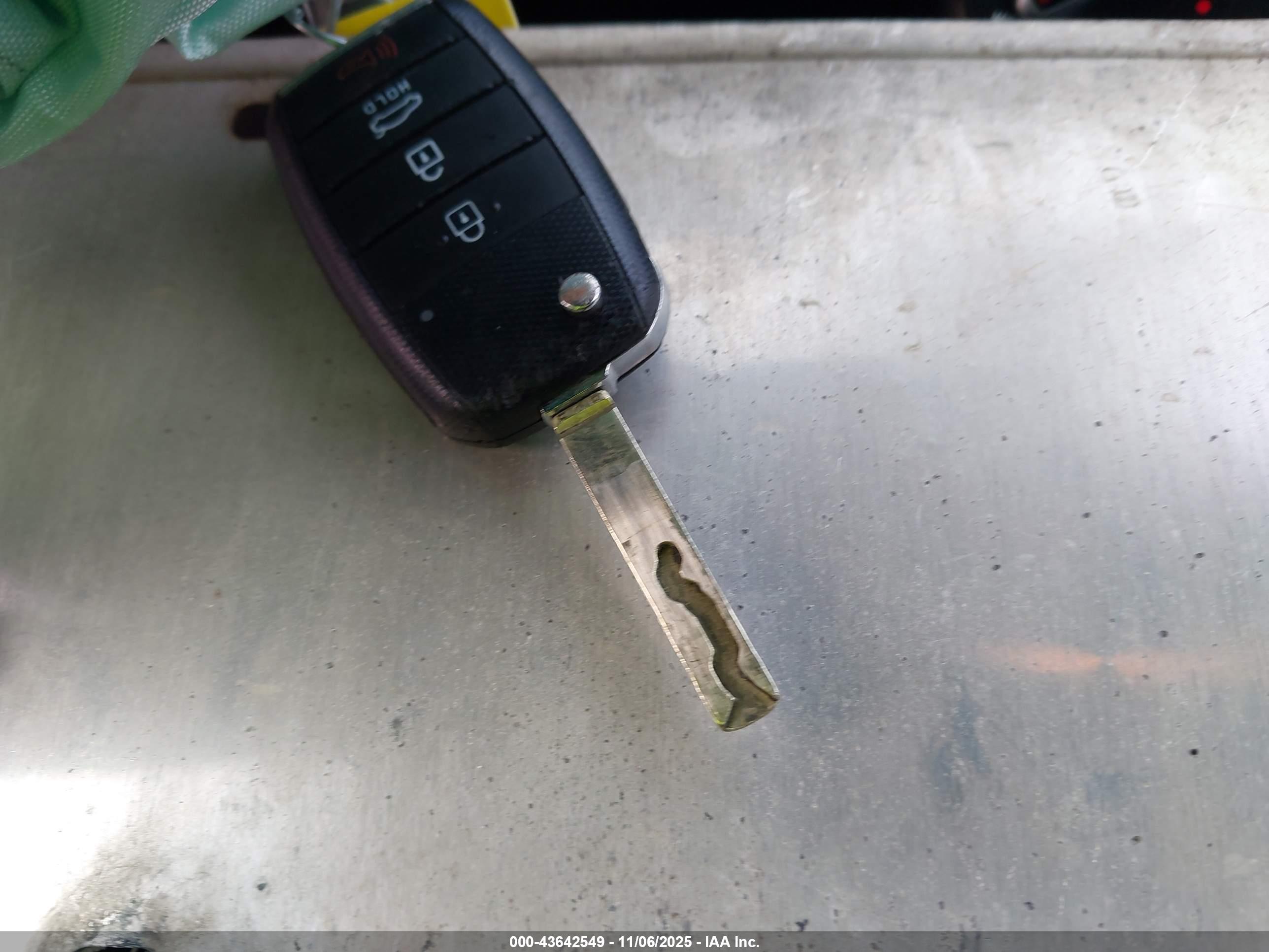 KIA RIO image 11