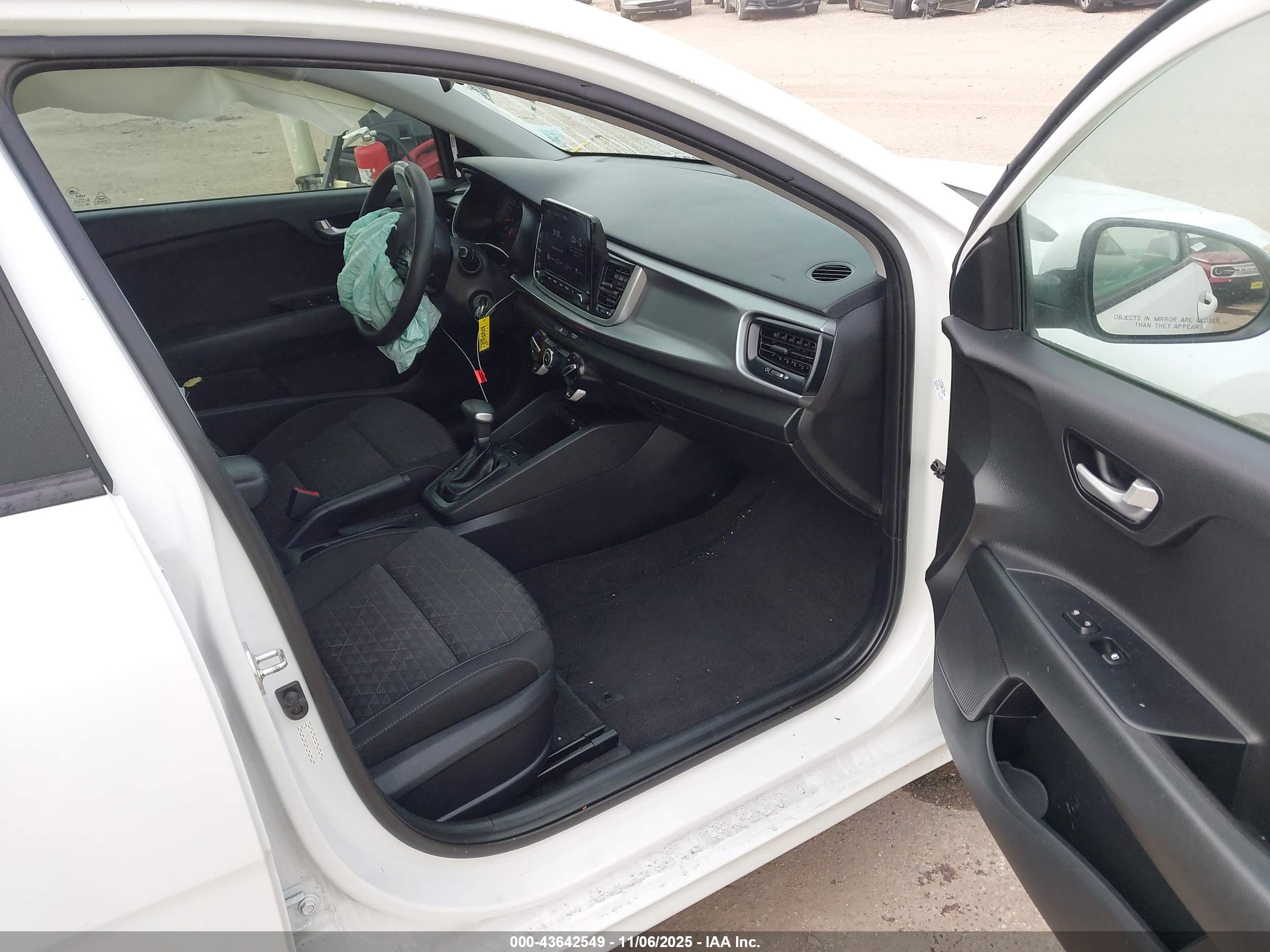 KIA RIO image 5