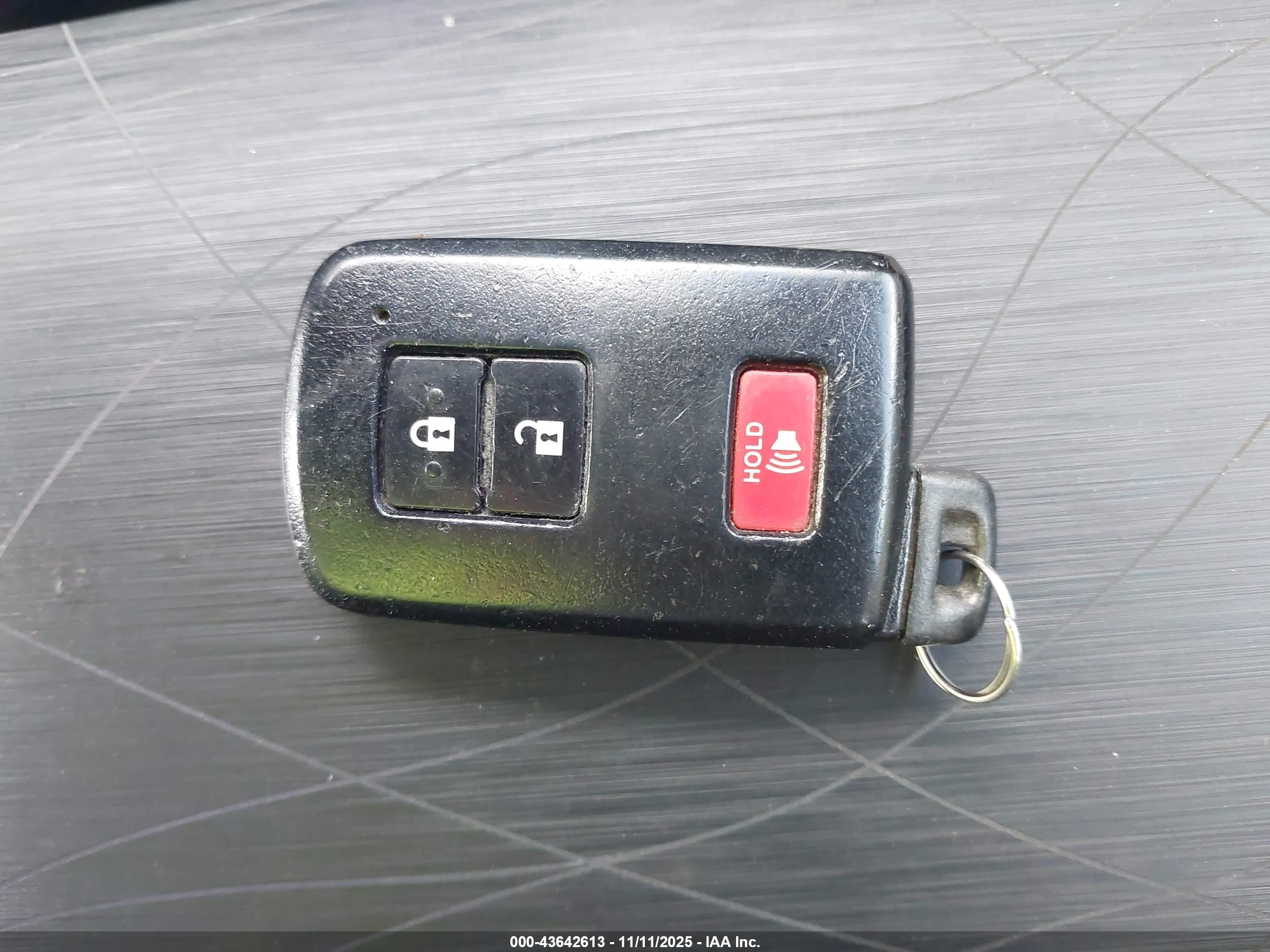 TOYOTA PRIUS image 11