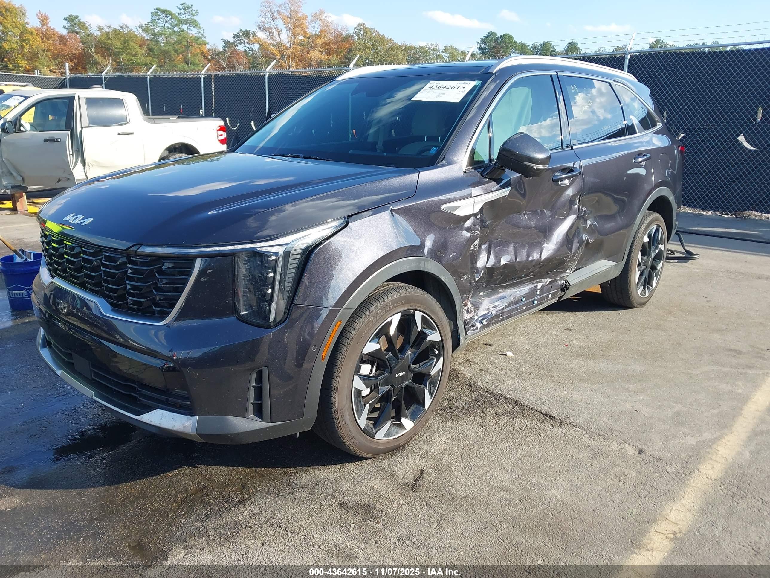 KIA SORENTO image 2