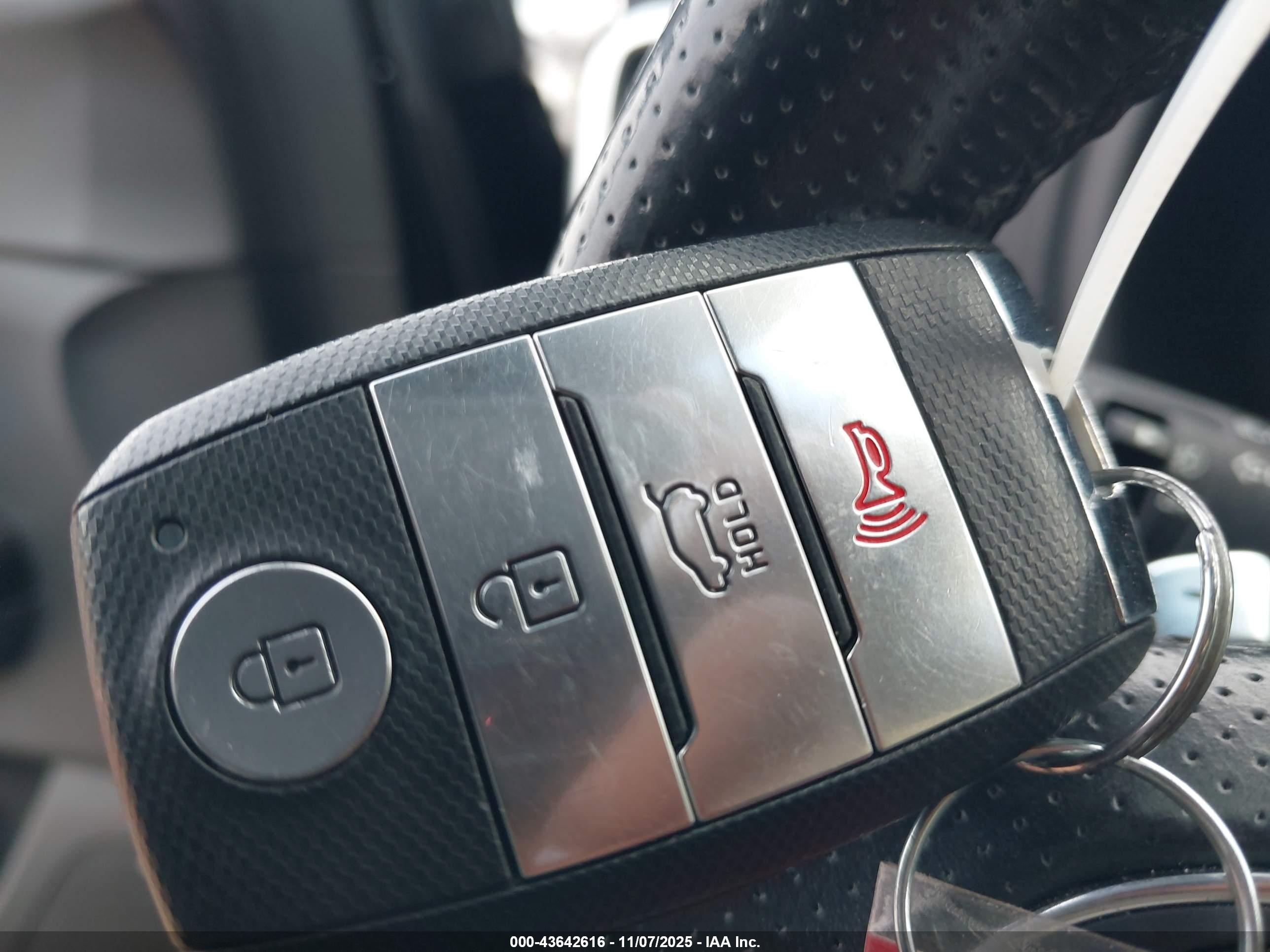 KIA SPORTAGE image 11