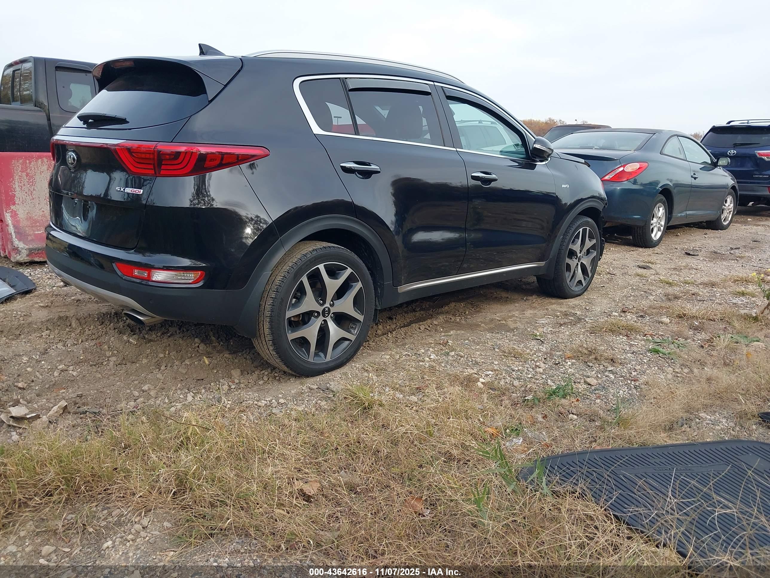 KIA SPORTAGE image 4