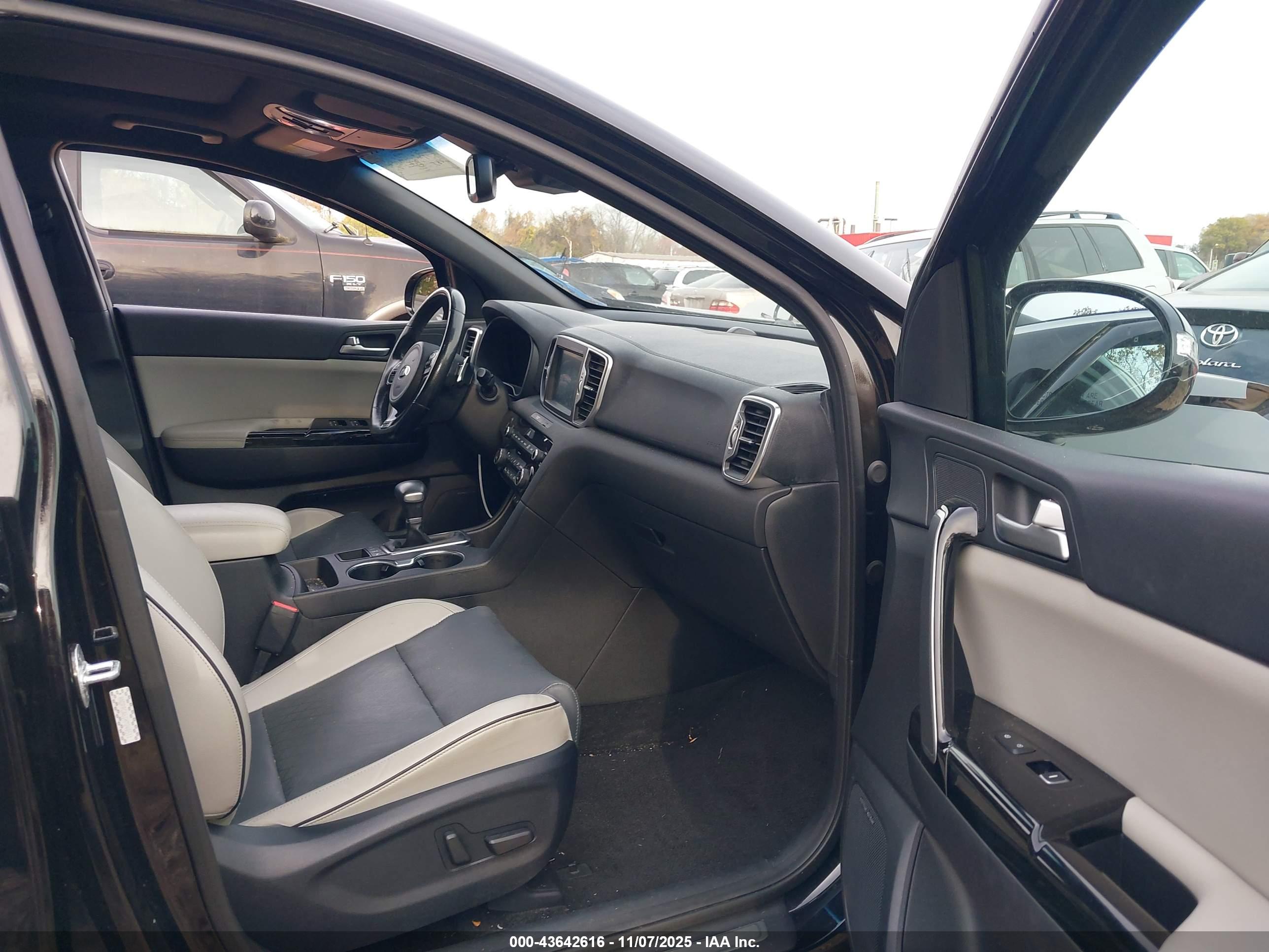KIA SPORTAGE image 5