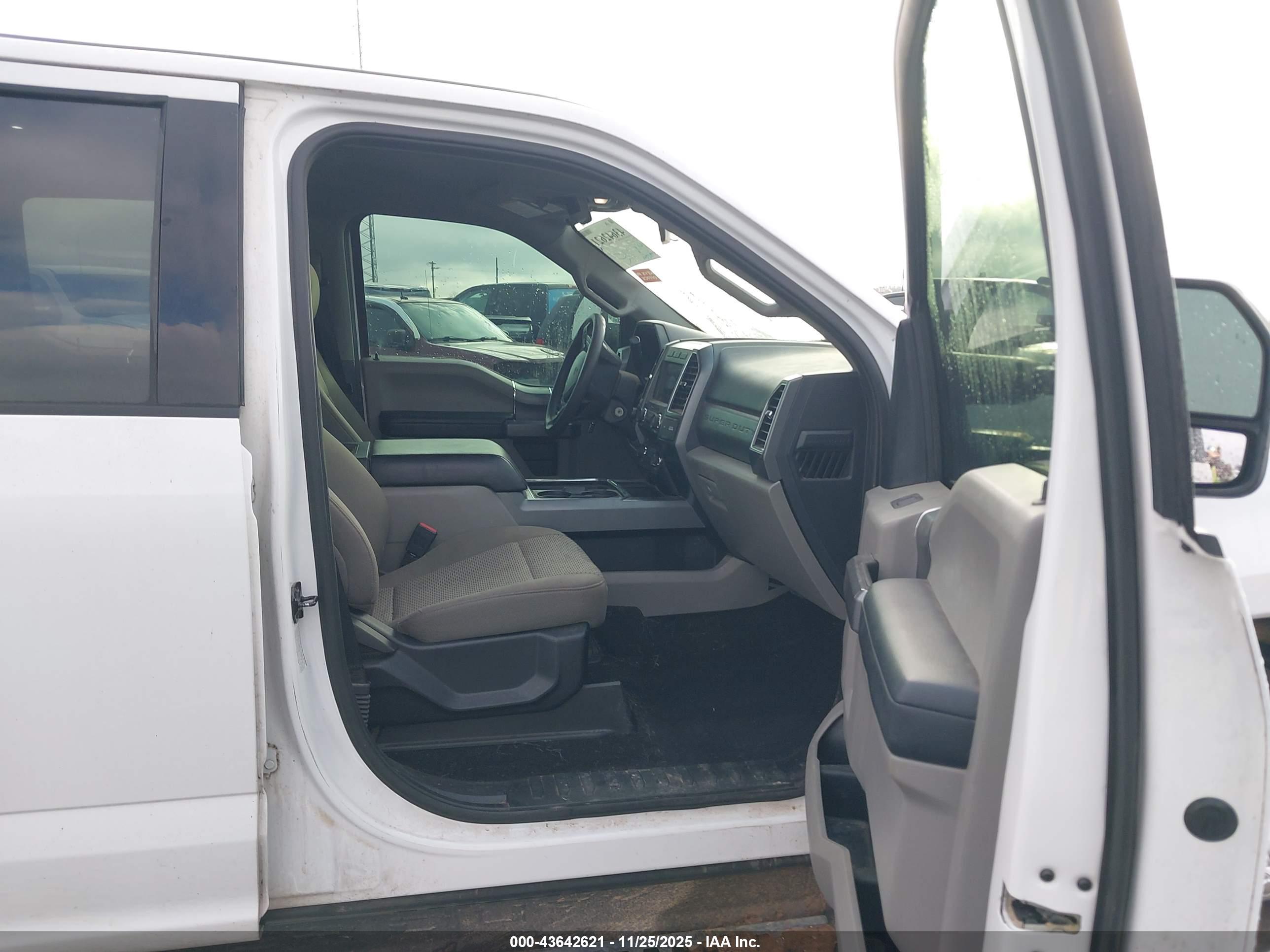 FORD F-350 image 8