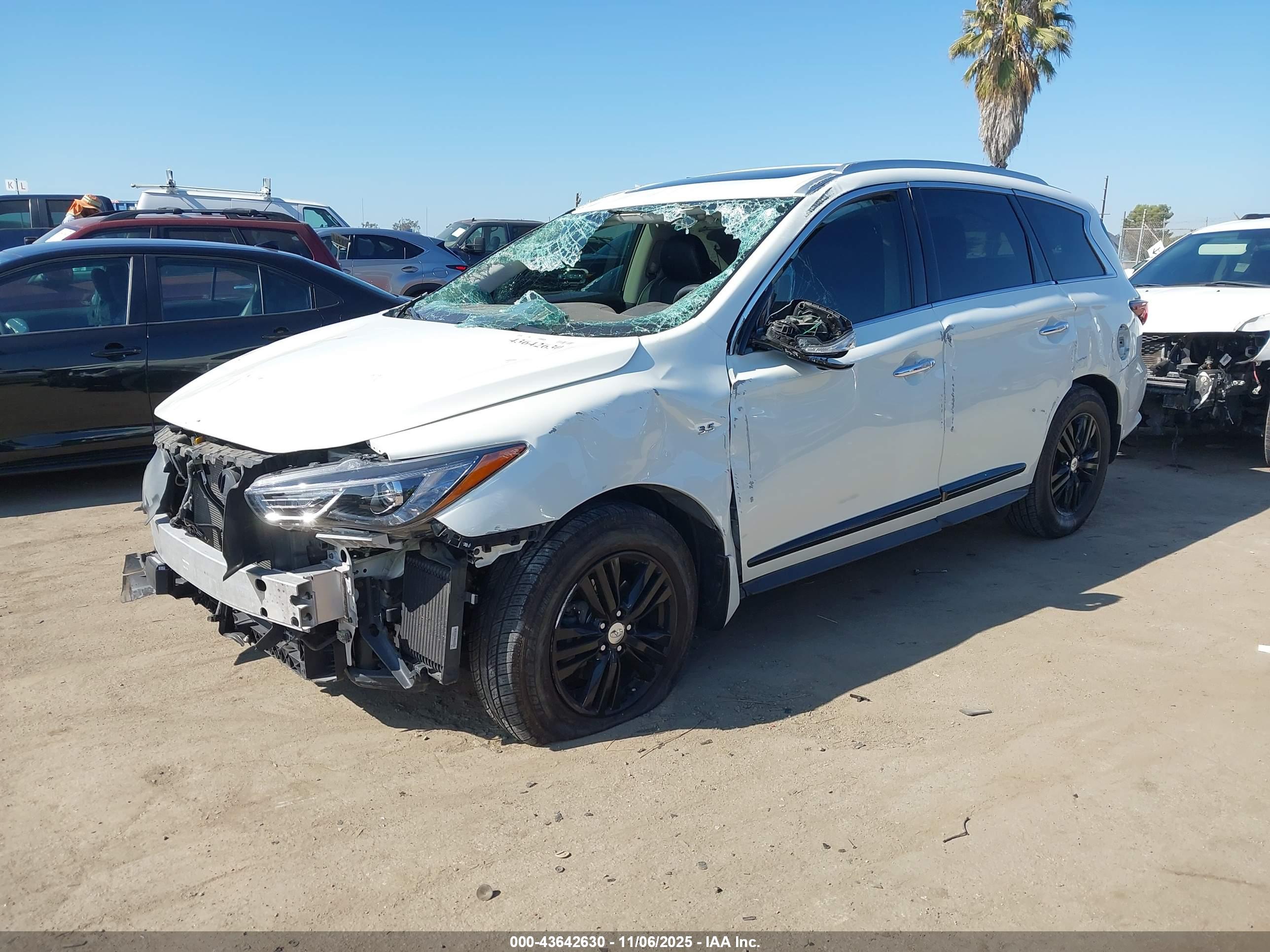 INFINITI QX60 image 2