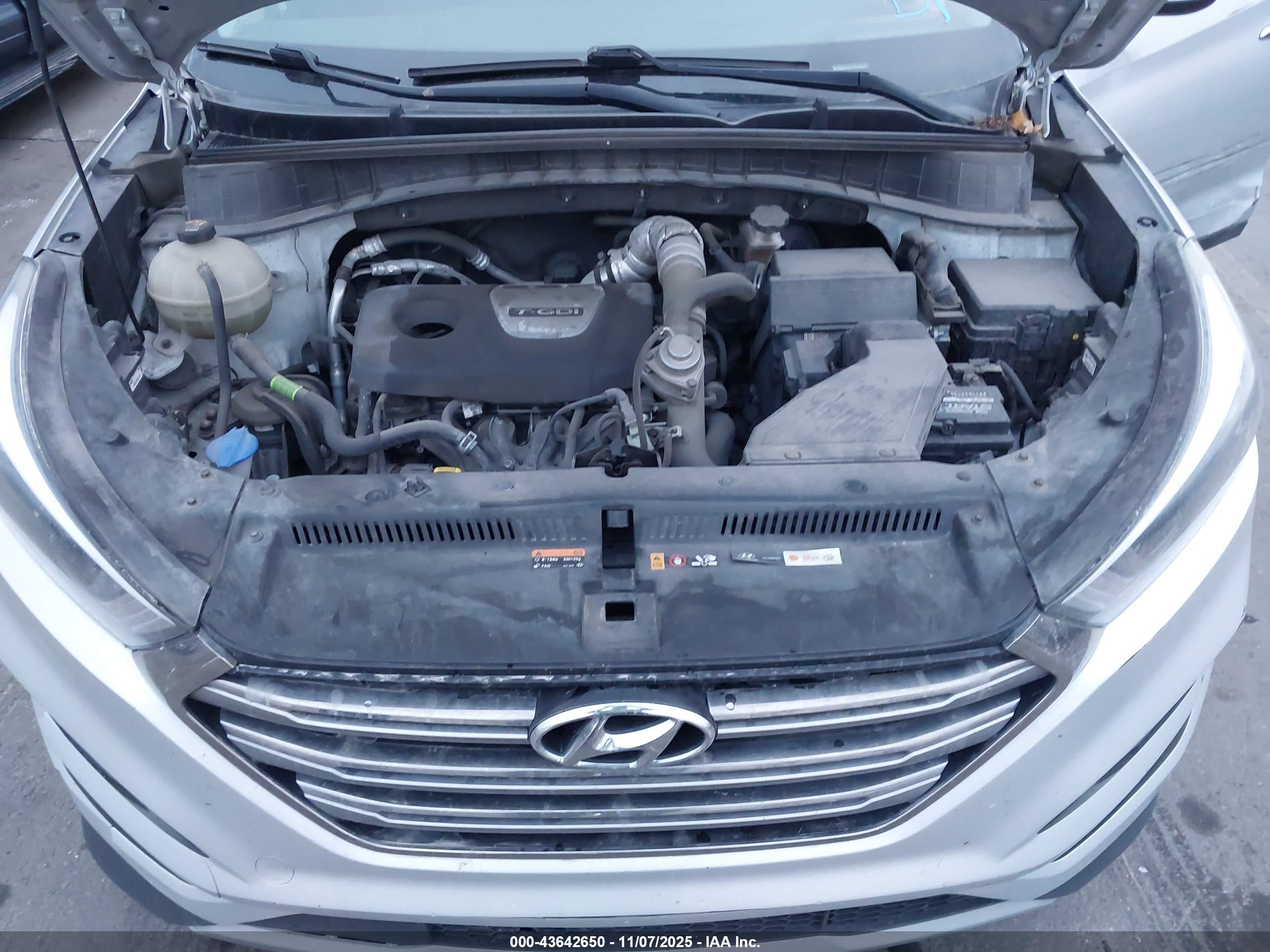HYUNDAI TUCSON image 10