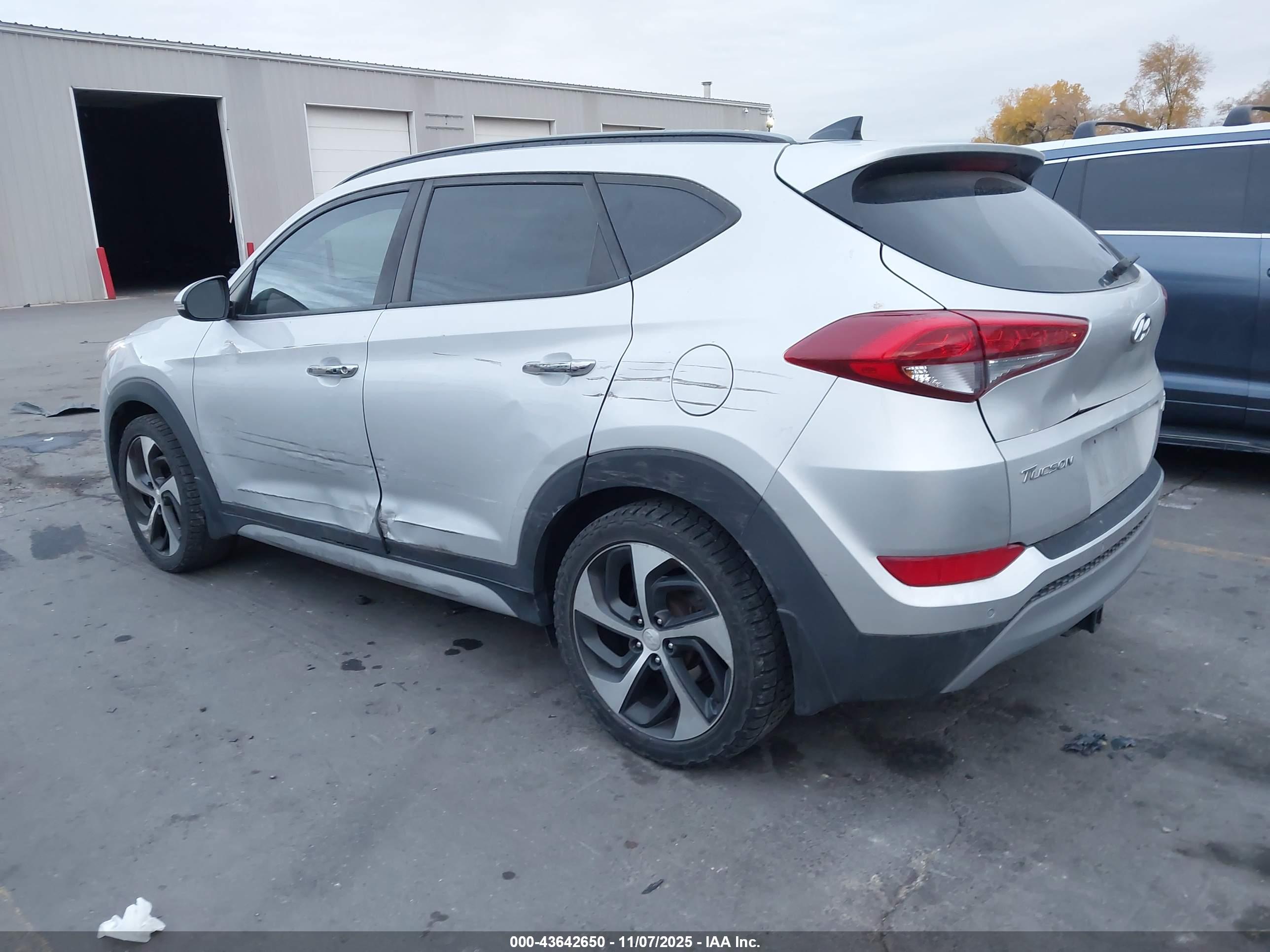 HYUNDAI TUCSON image 3