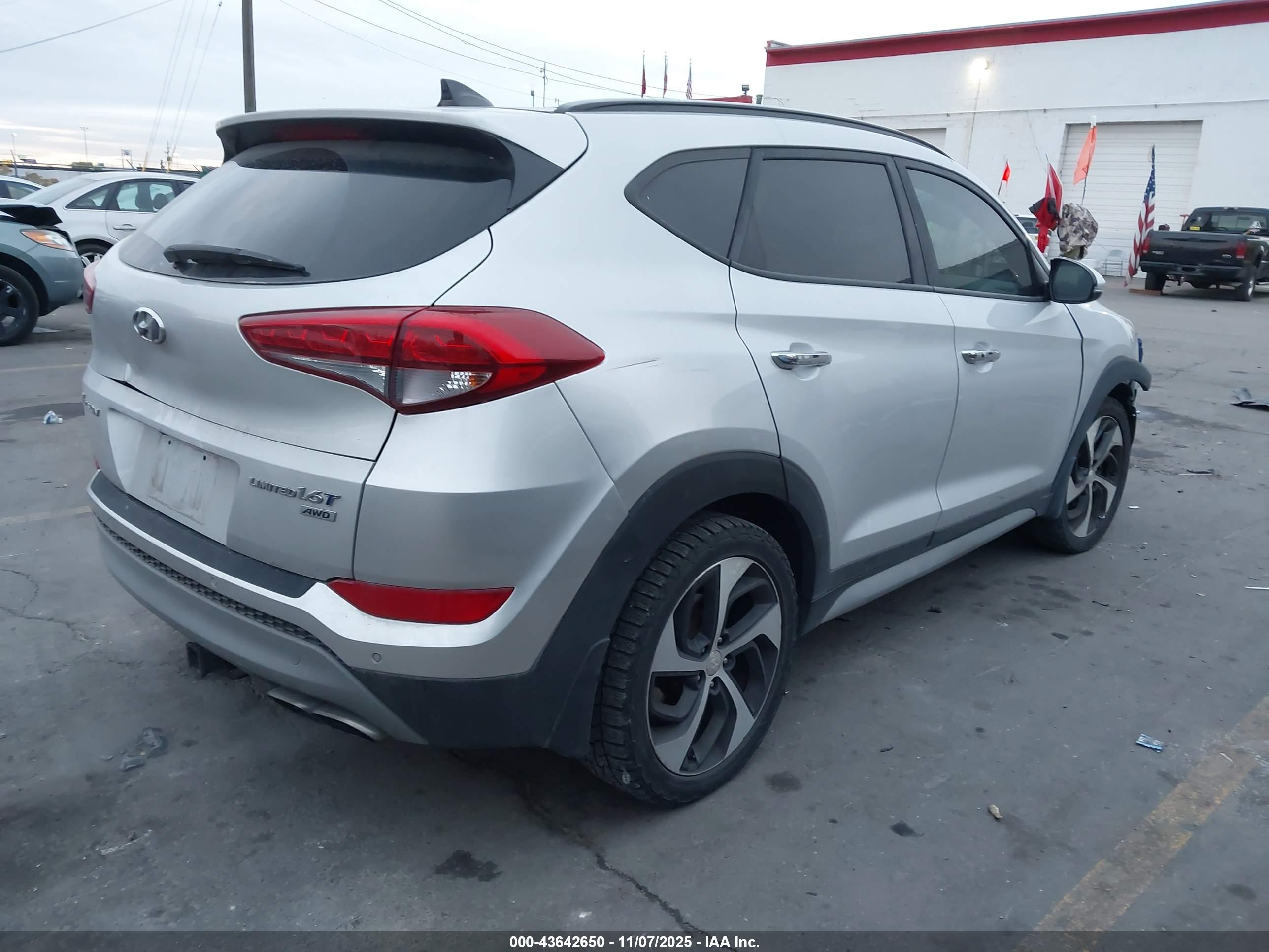 HYUNDAI TUCSON image 4
