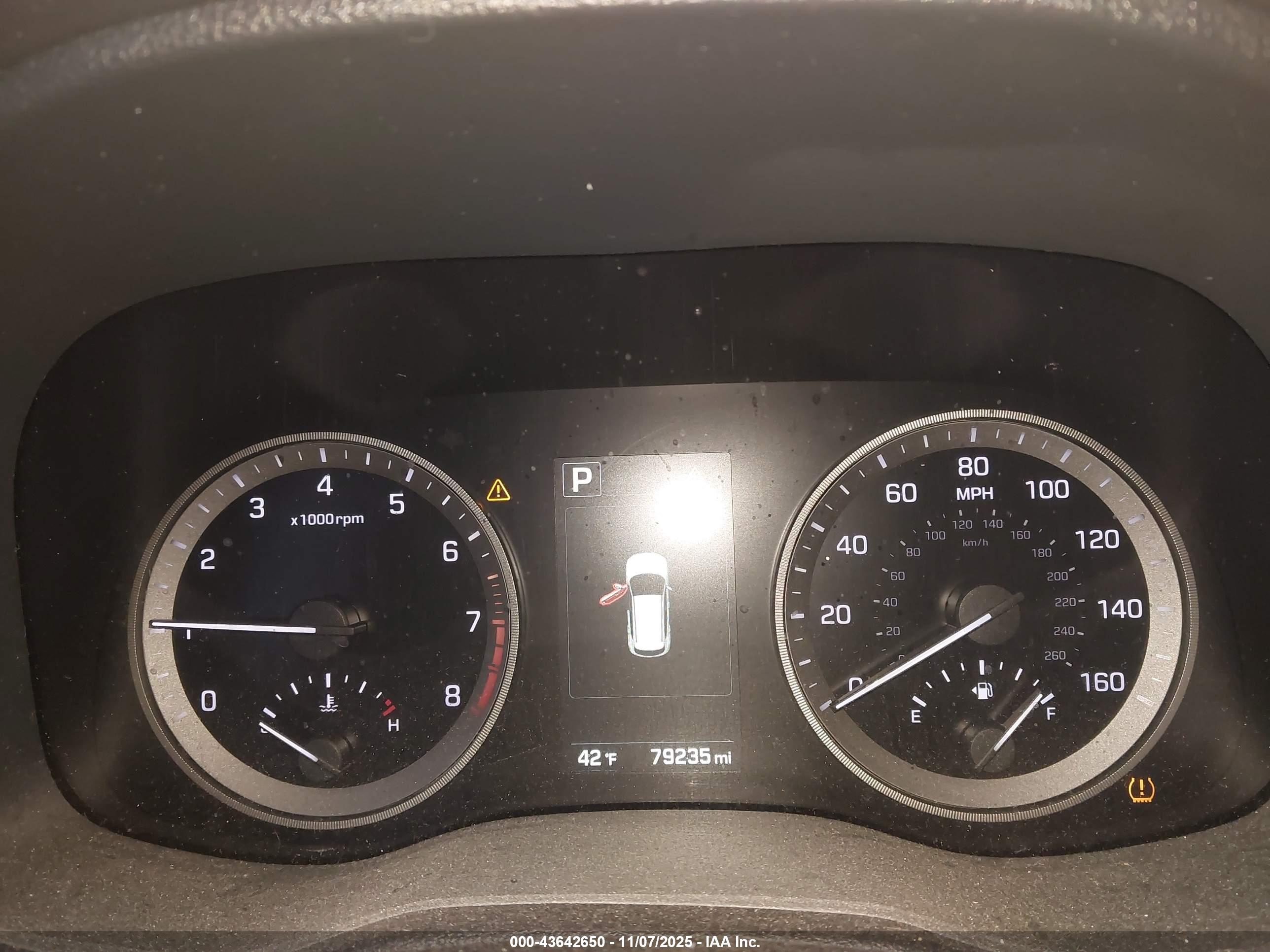 HYUNDAI TUCSON image 7