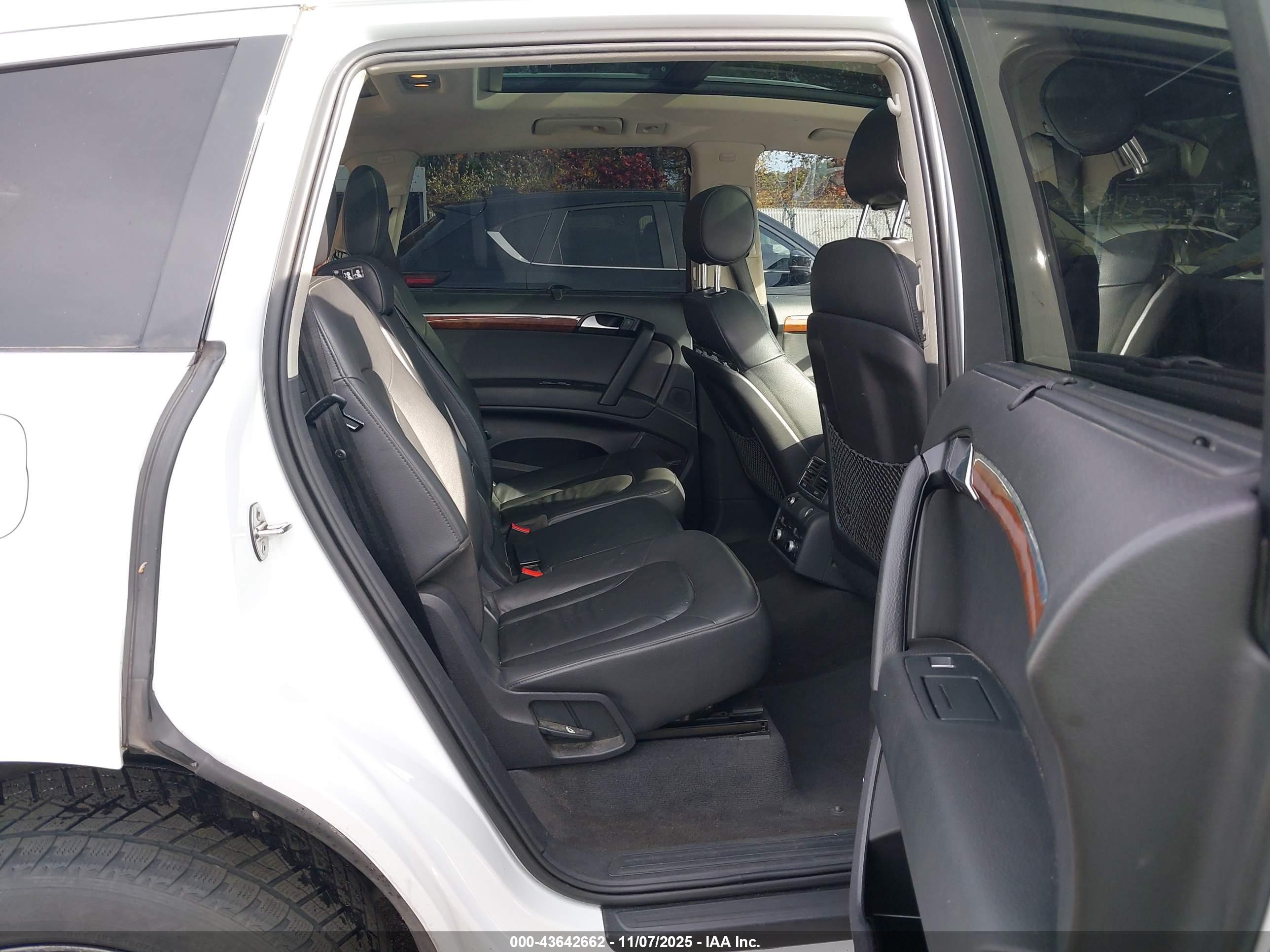 AUDI Q7 image 8