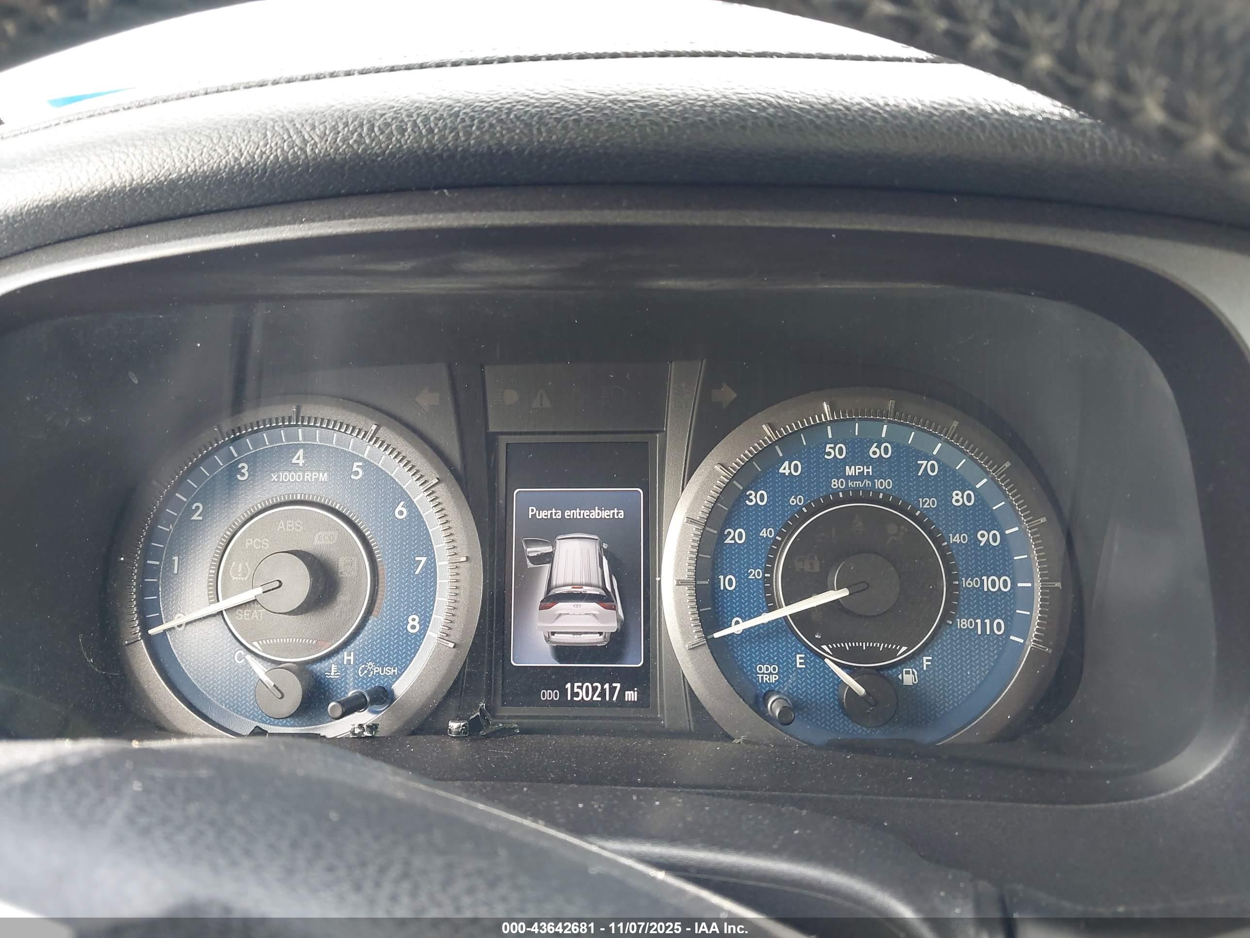 TOYOTA SIENNA image 7
