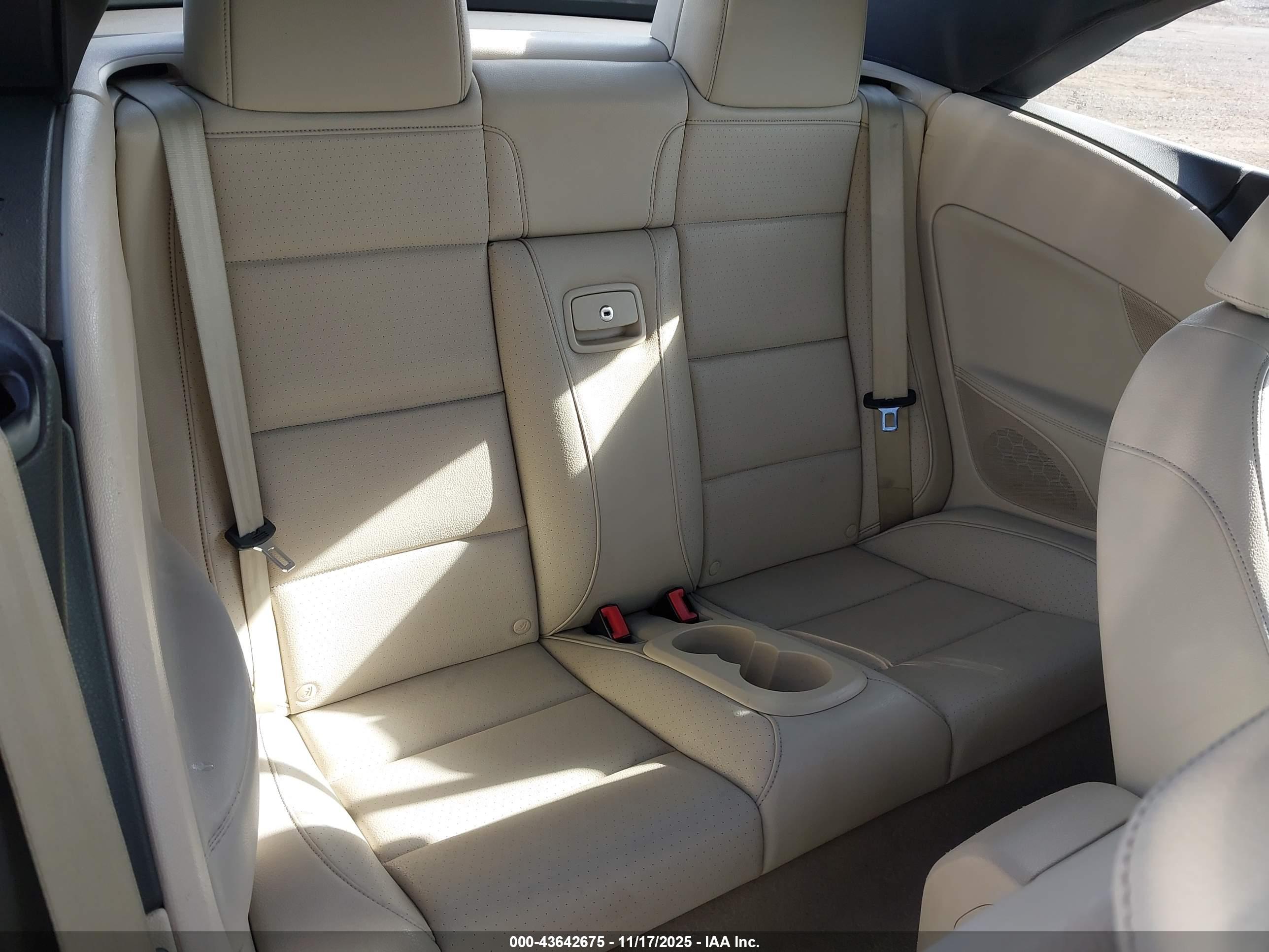 VOLKSWAGEN EOS image 8