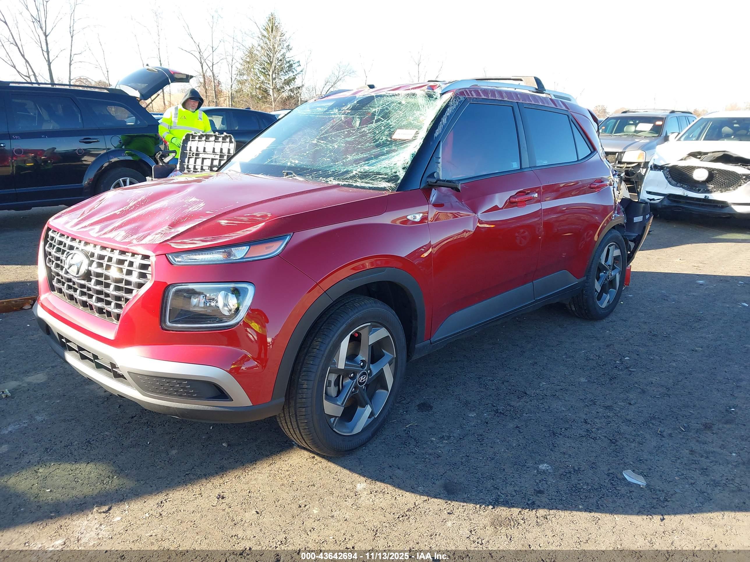 HYUNDAI VENUE image 2