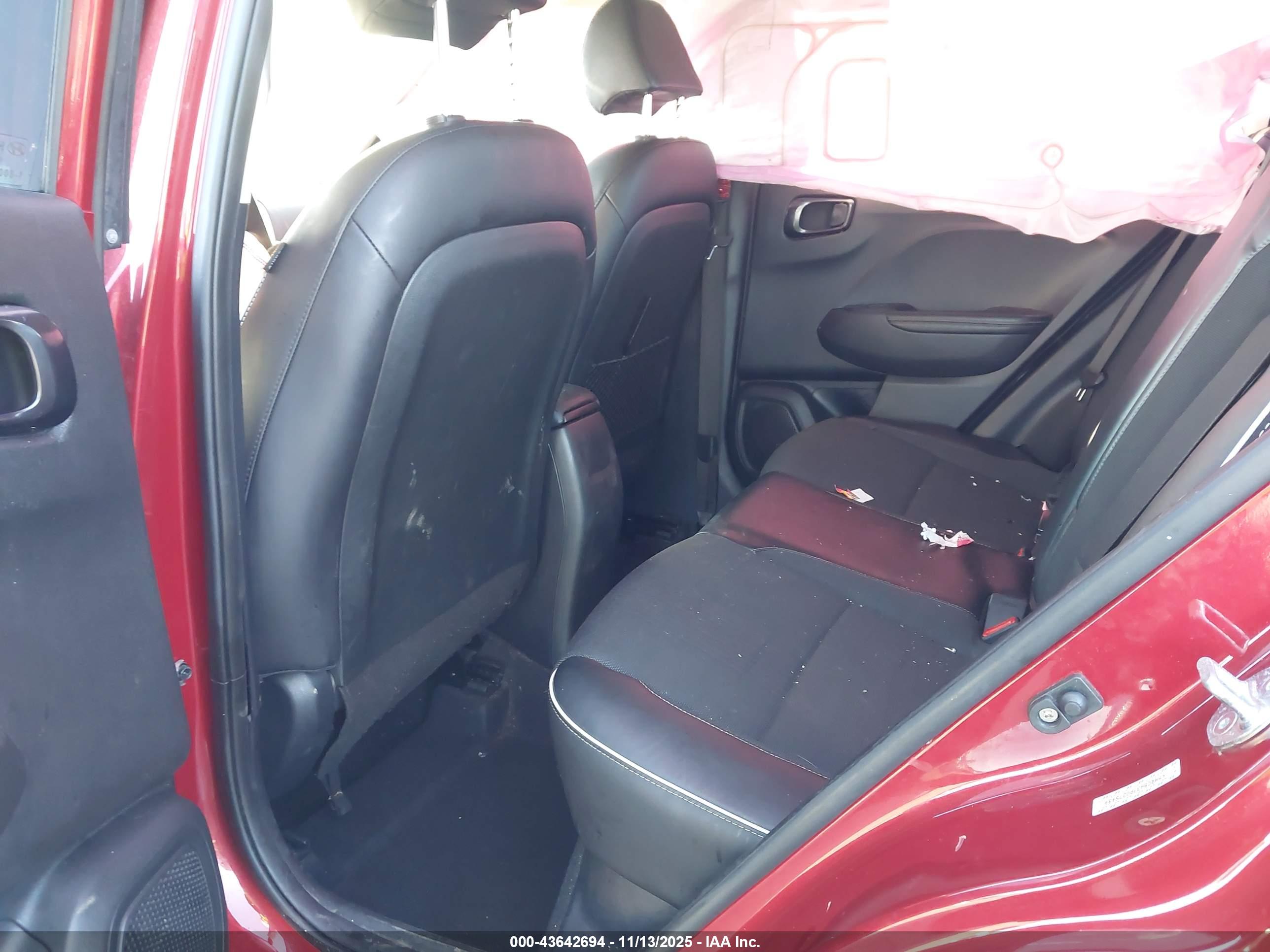 HYUNDAI VENUE image 8