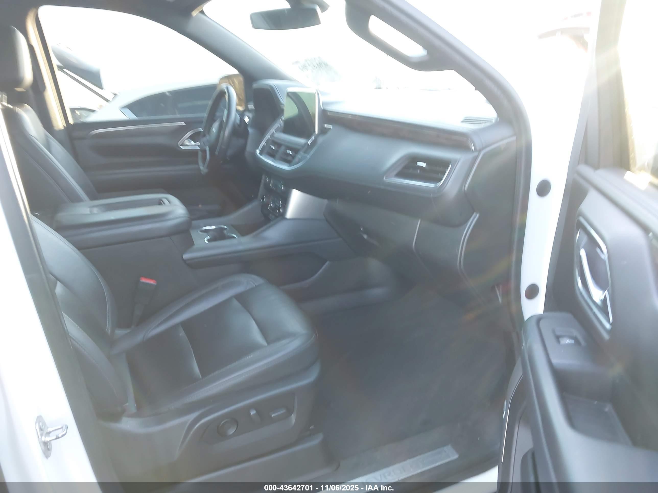 CHEVROLET TAHOE image 5