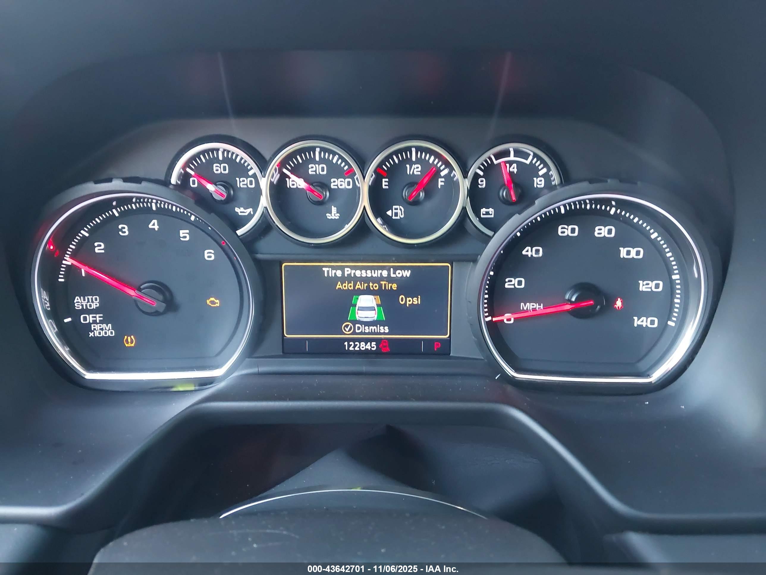 CHEVROLET TAHOE image 7