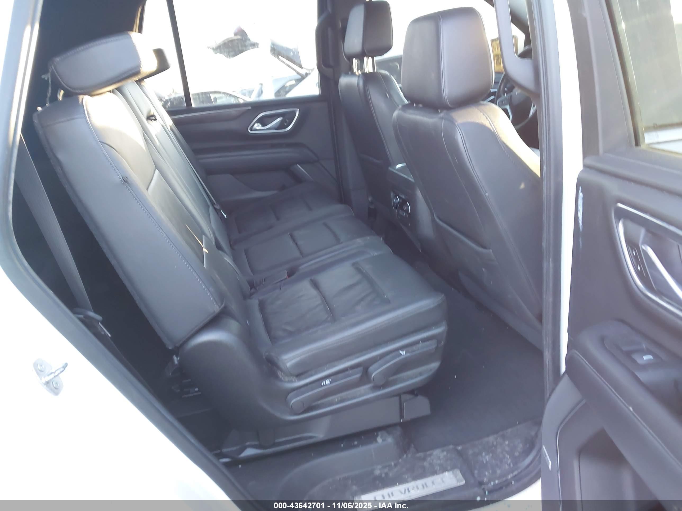 CHEVROLET TAHOE image 8