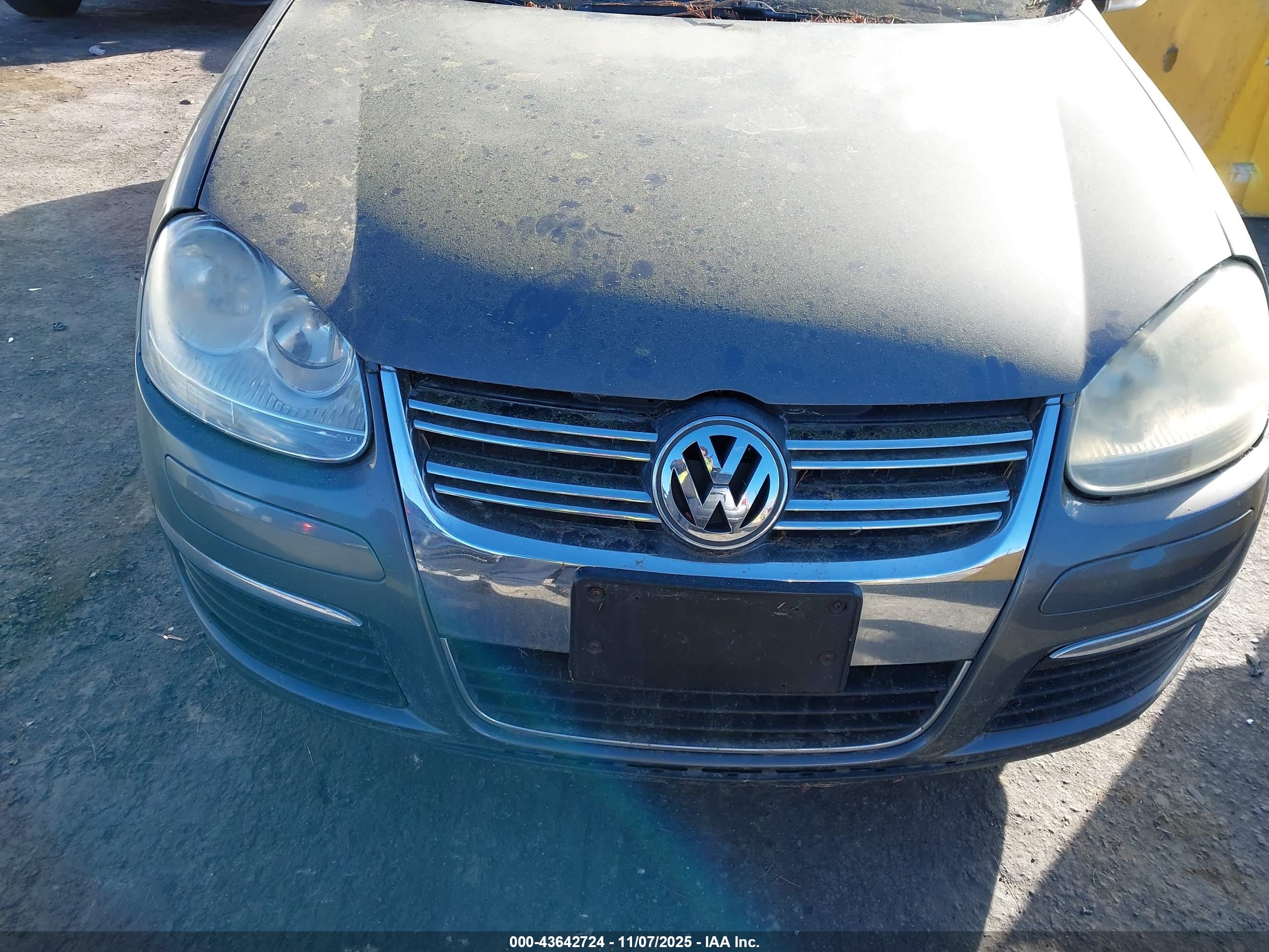 VOLKSWAGEN JETTA image 6
