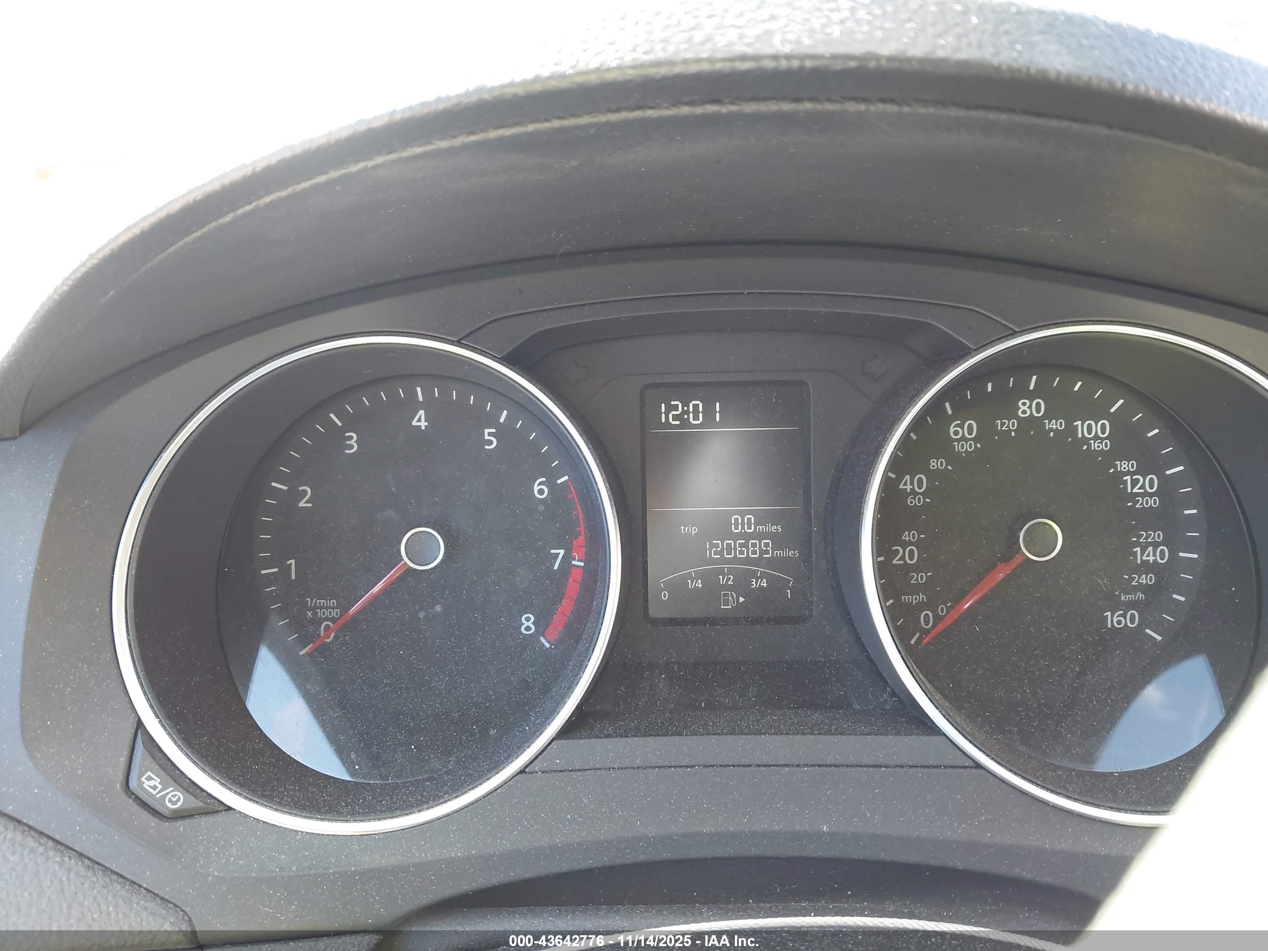 VOLKSWAGEN JETTA image 7