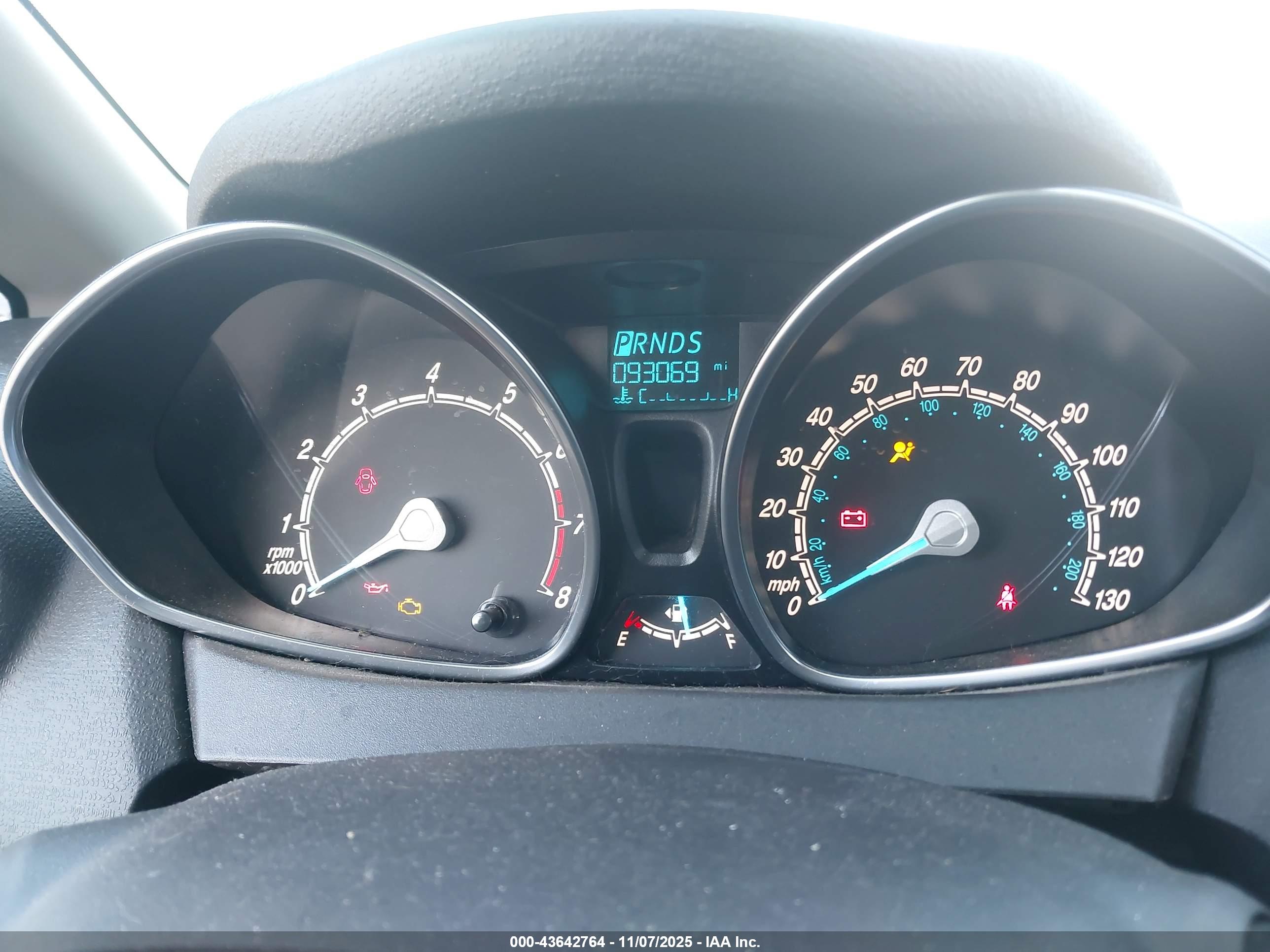 FORD FIESTA image 7
