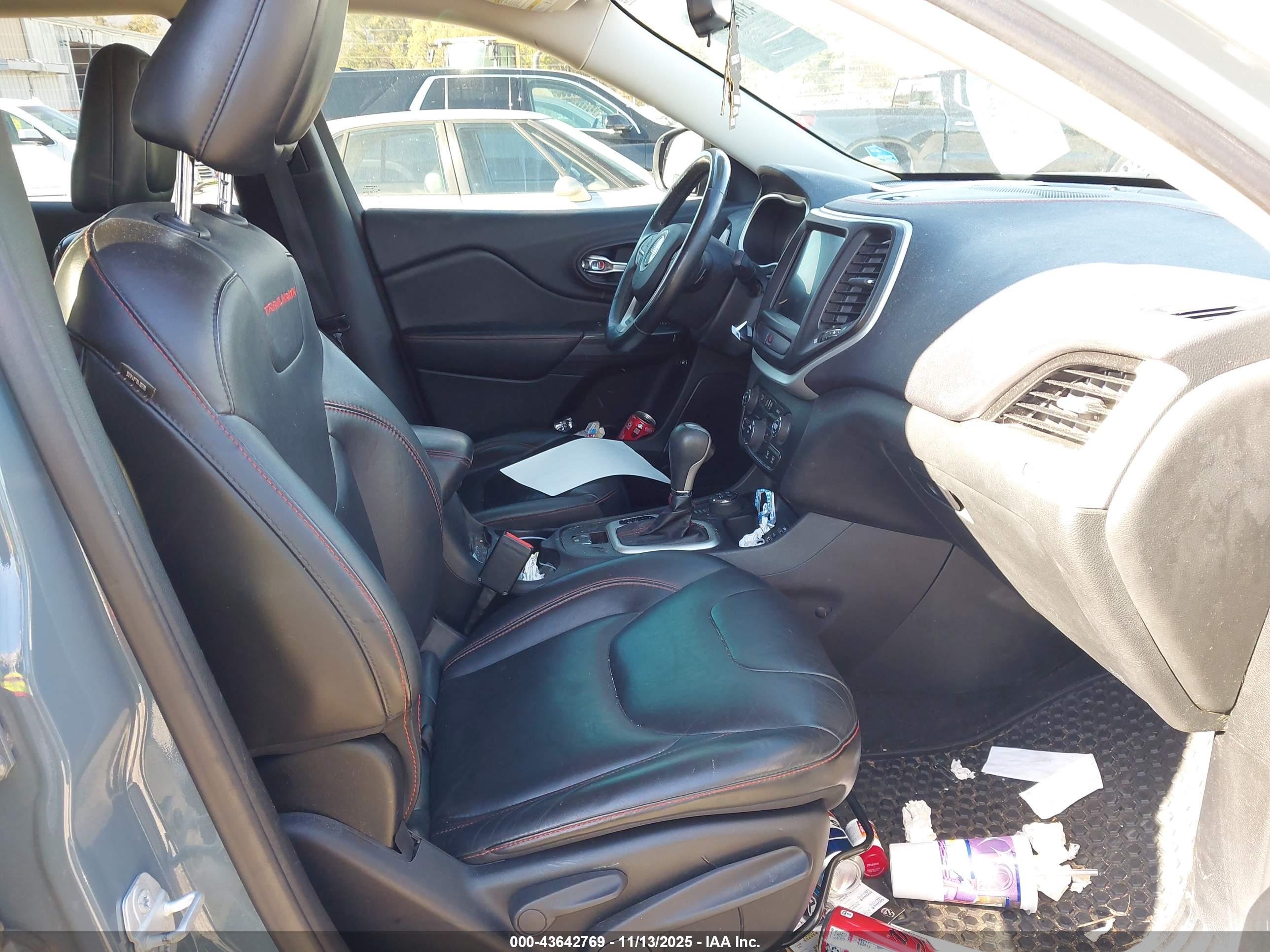 JEEP CHEROKEE image 5
