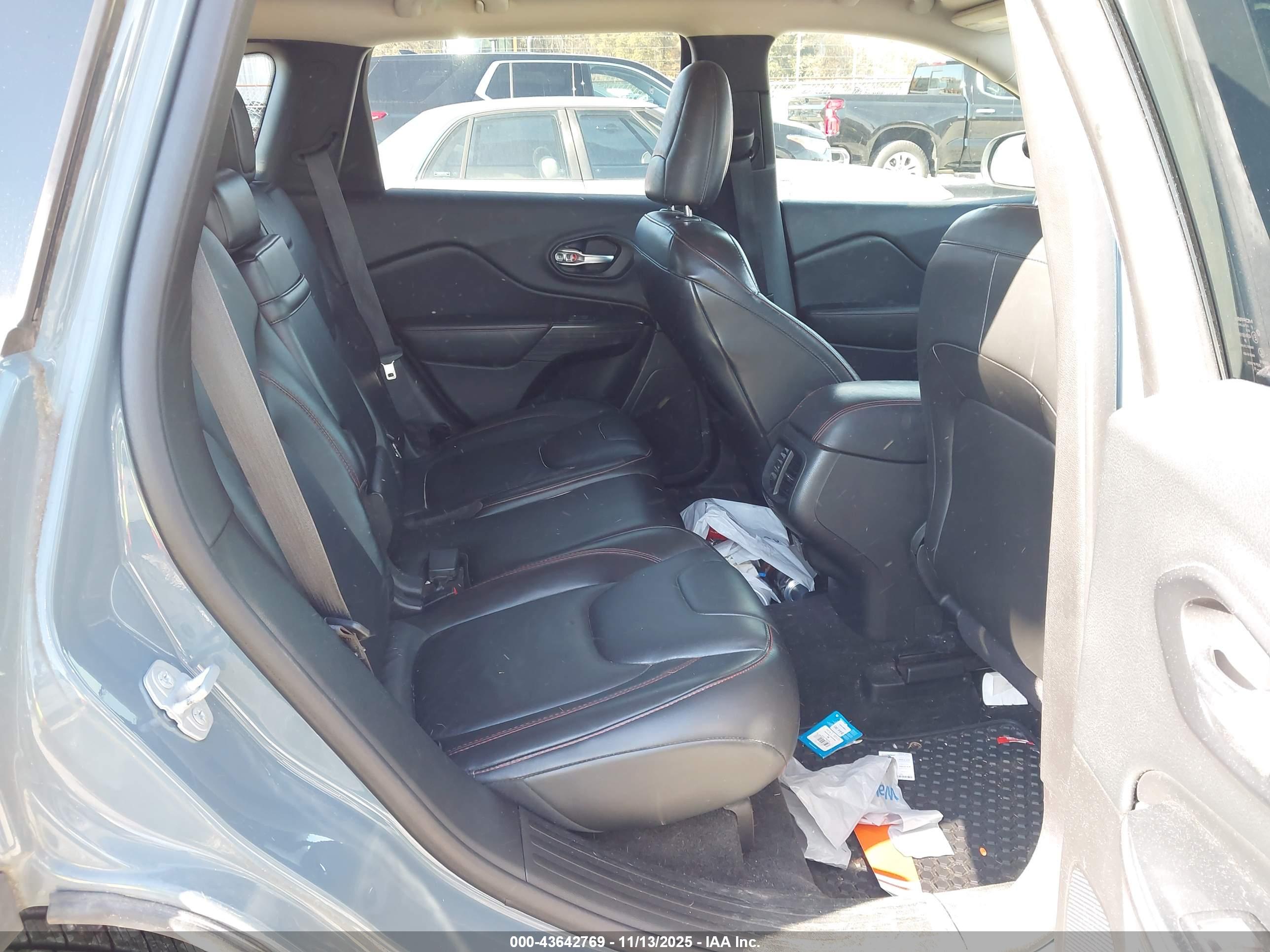 JEEP CHEROKEE image 8