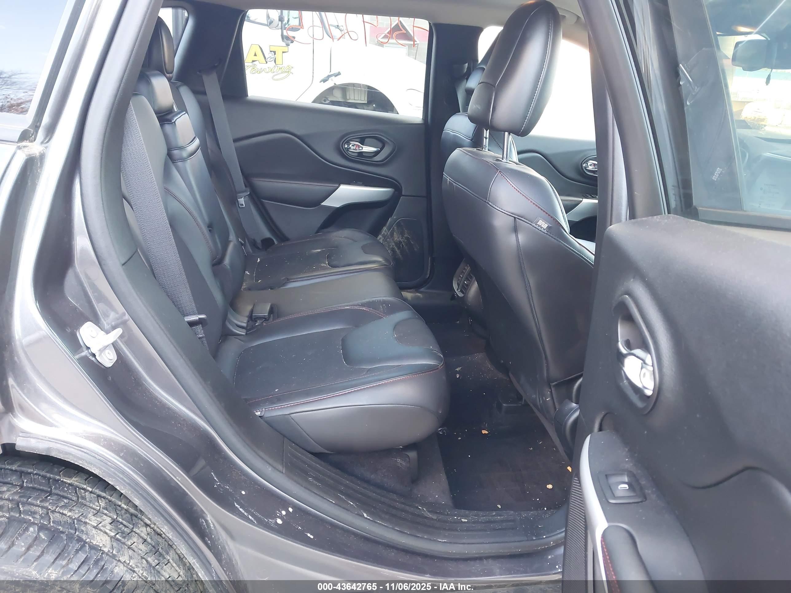 JEEP CHEROKEE image 8