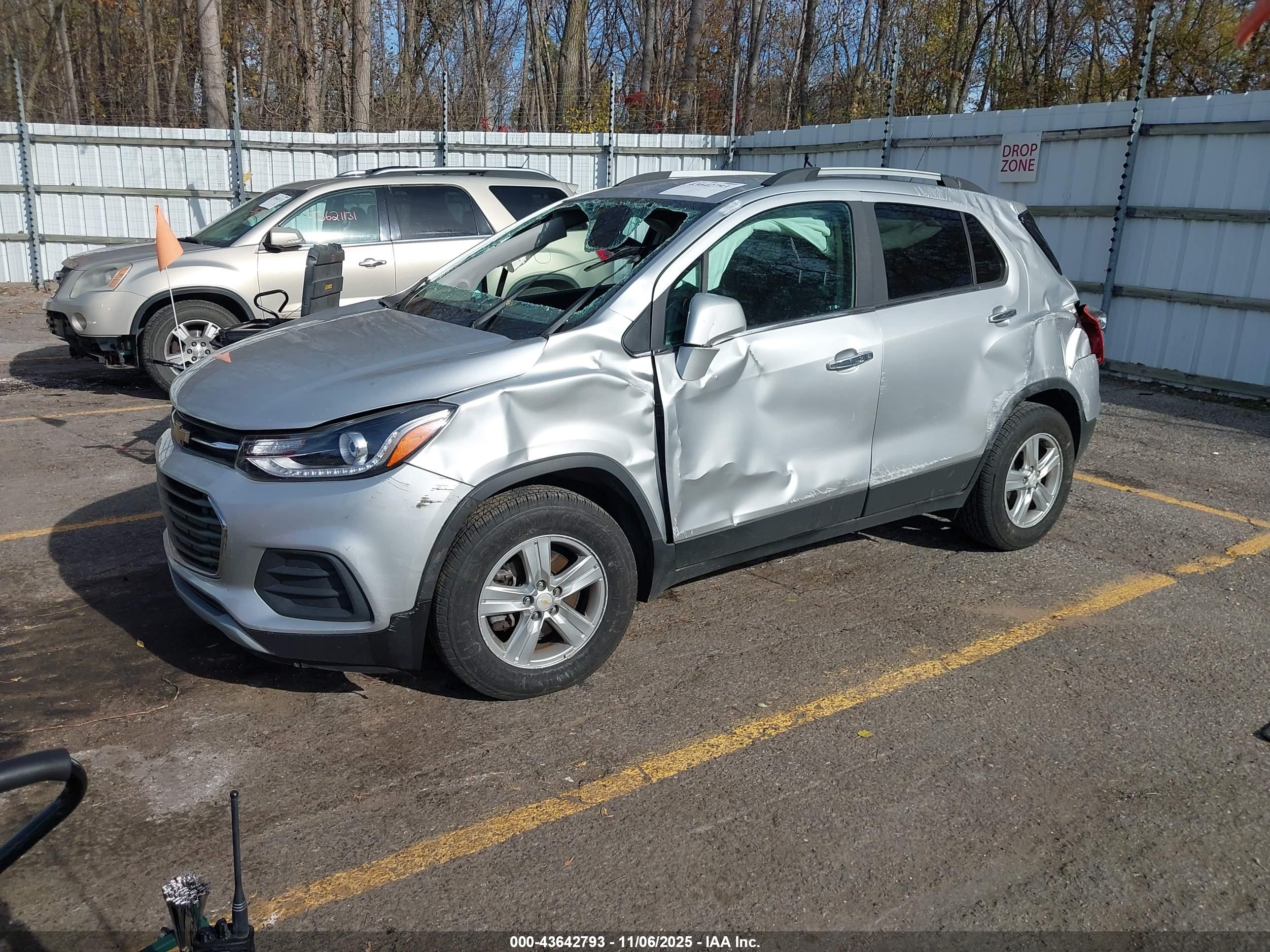 CHEVROLET TRAX image 2