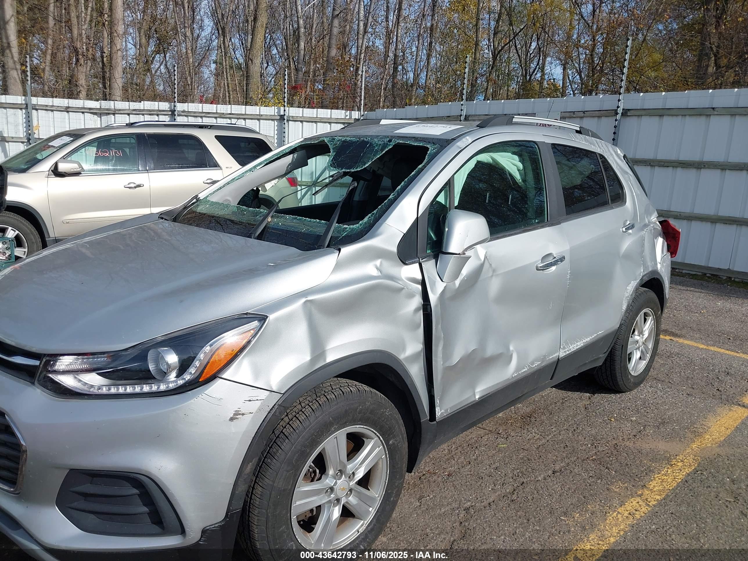 CHEVROLET TRAX image 6