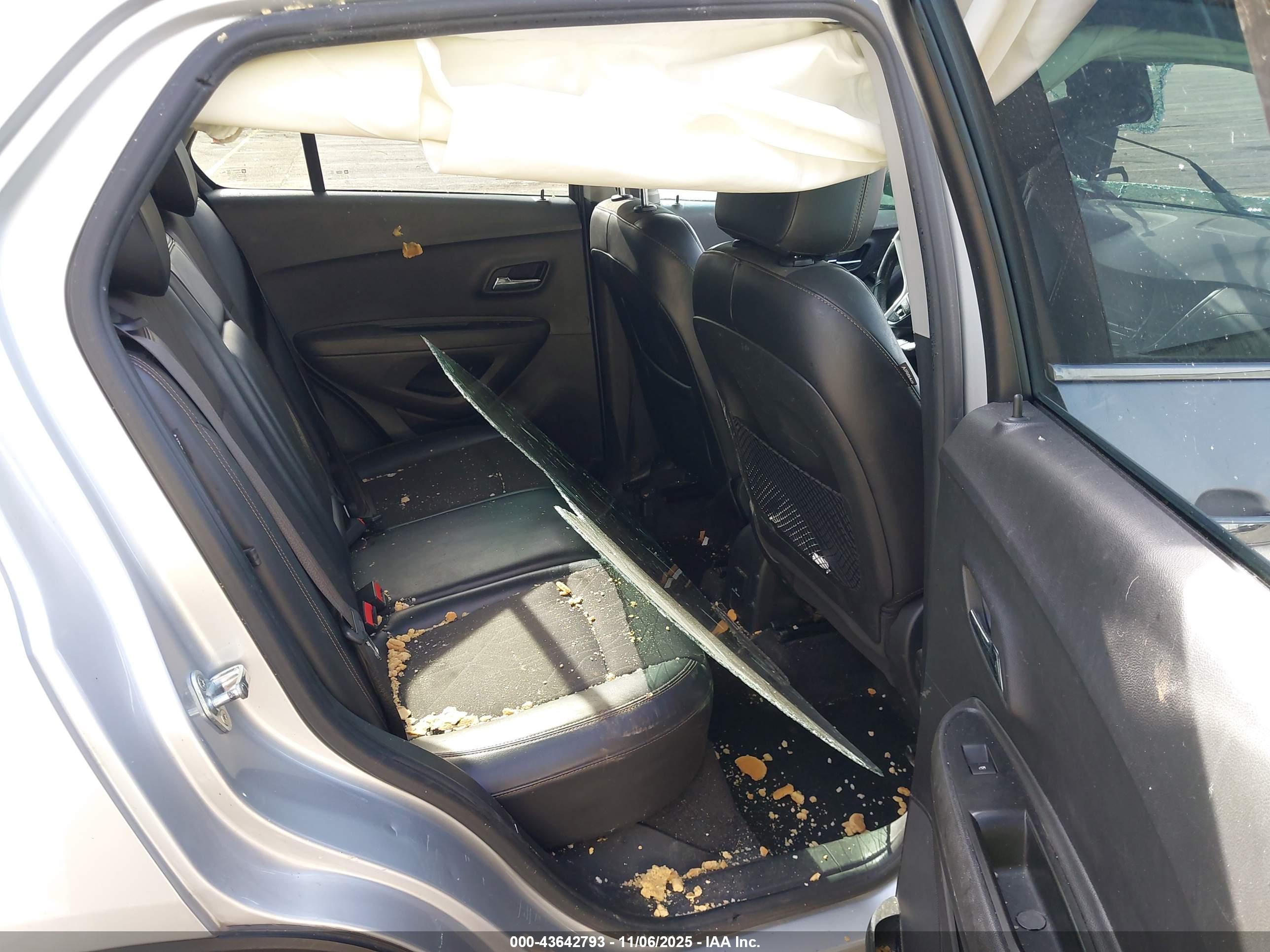 CHEVROLET TRAX image 8