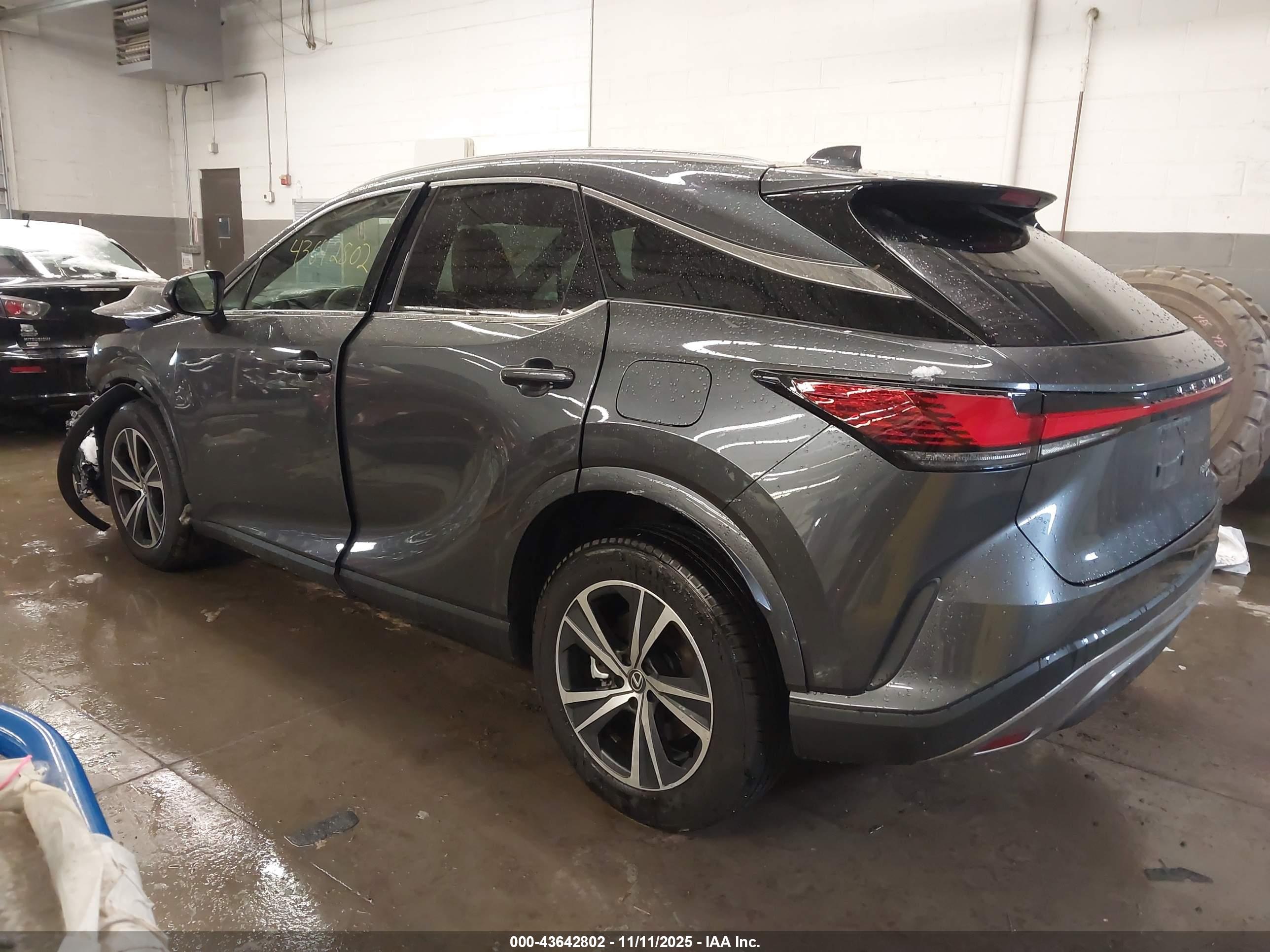 LEXUS RX image 3