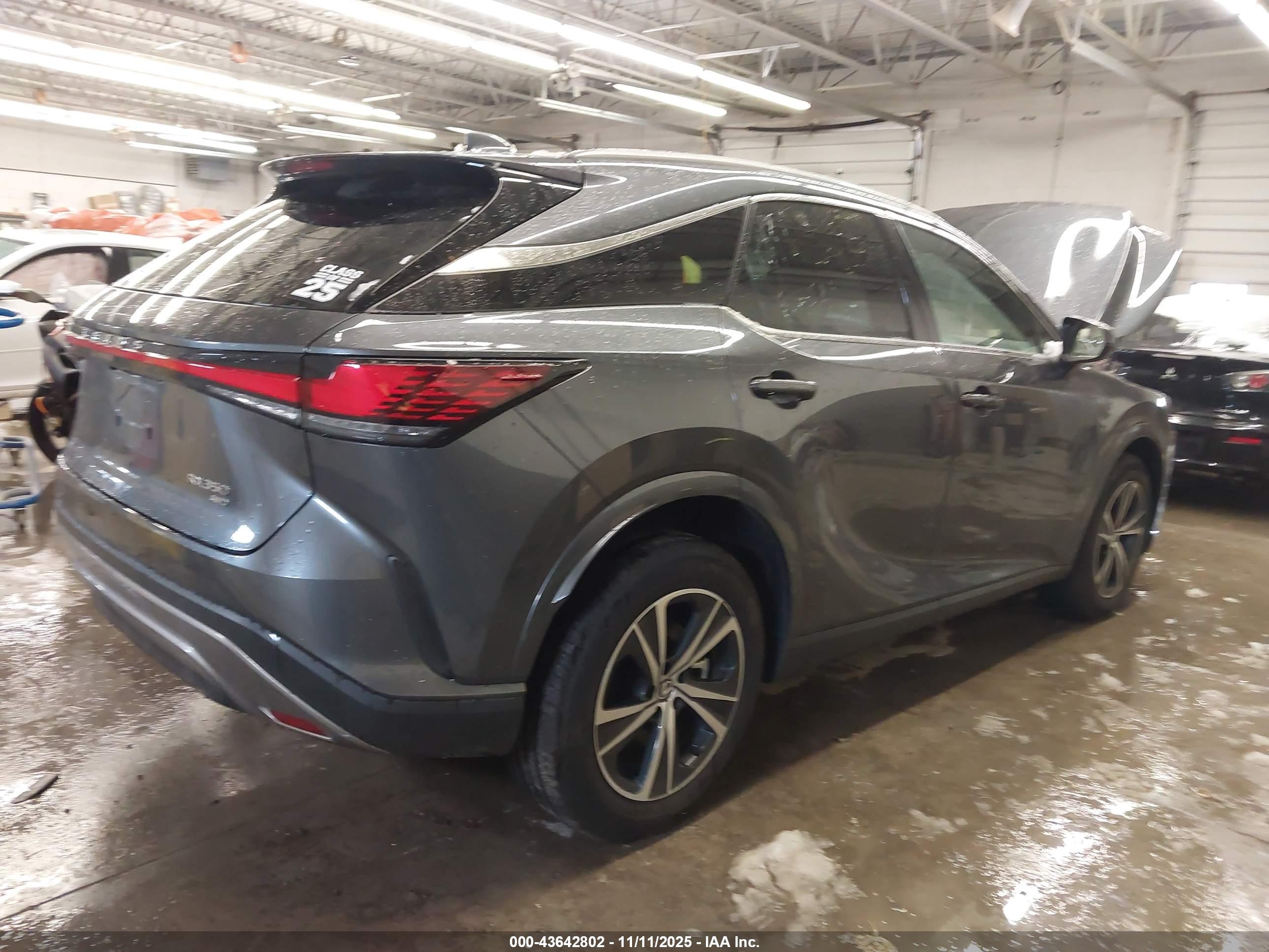 LEXUS RX image 4