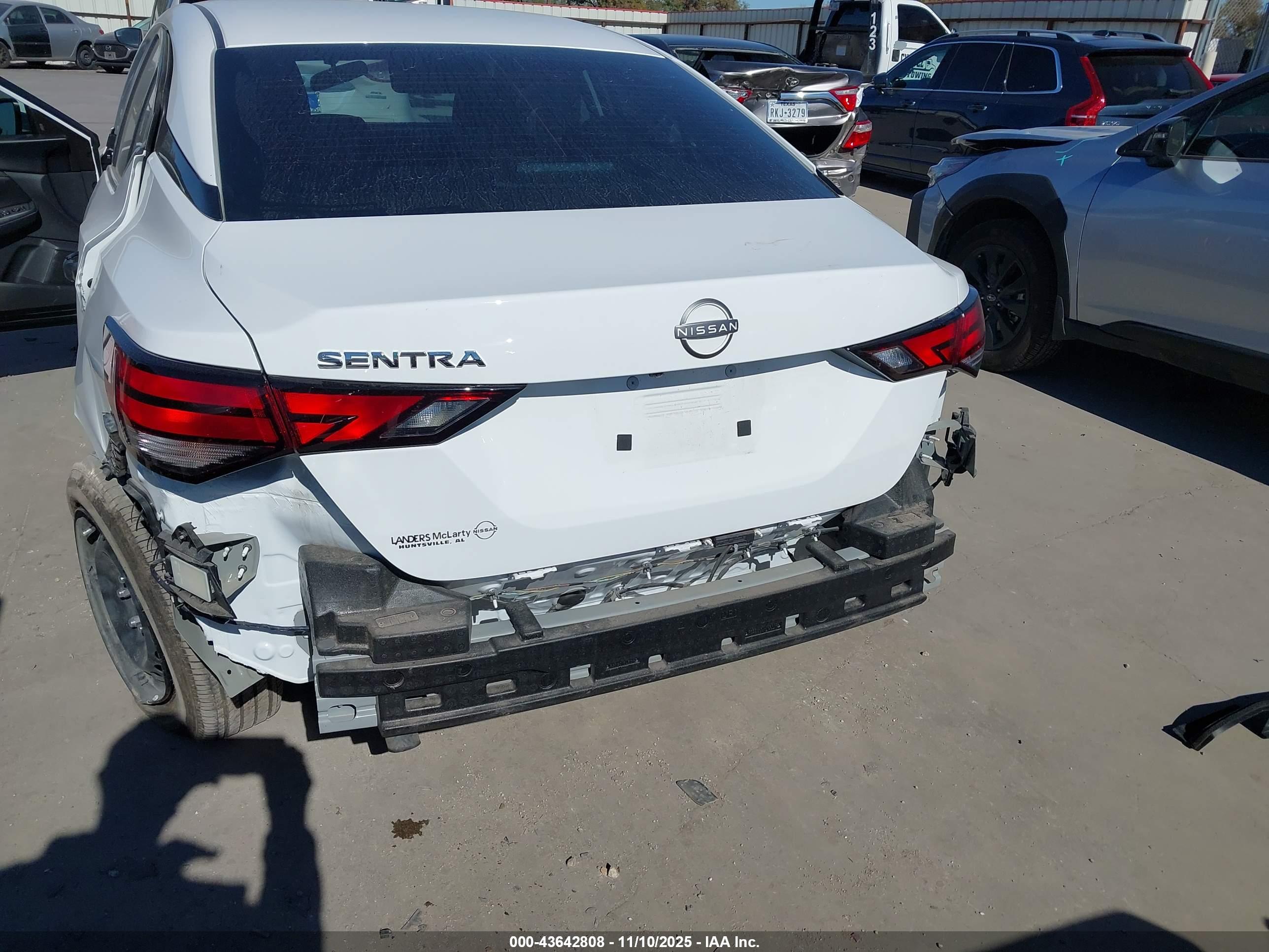 NISSAN SENTRA image 6